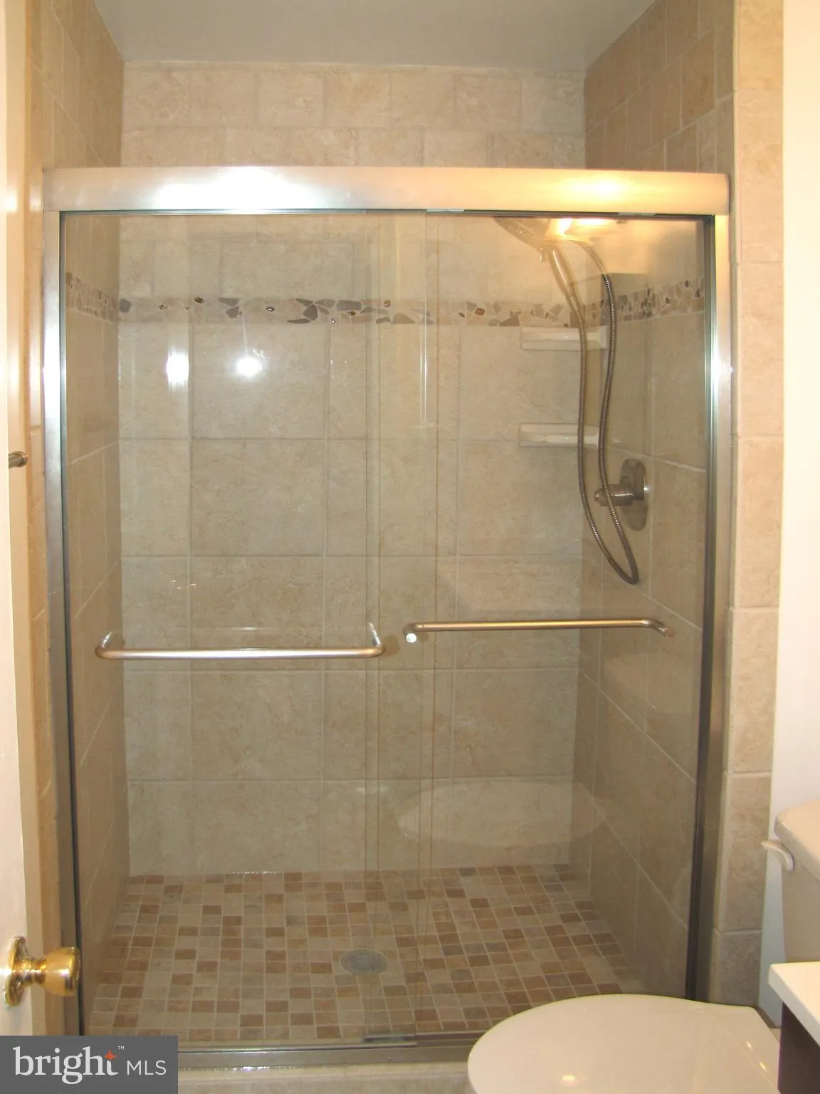 Oakton, Virginia 22124, United States, 3 Bedrooms Bedrooms, ,4 BathroomsBathrooms,Residential,Active,162104