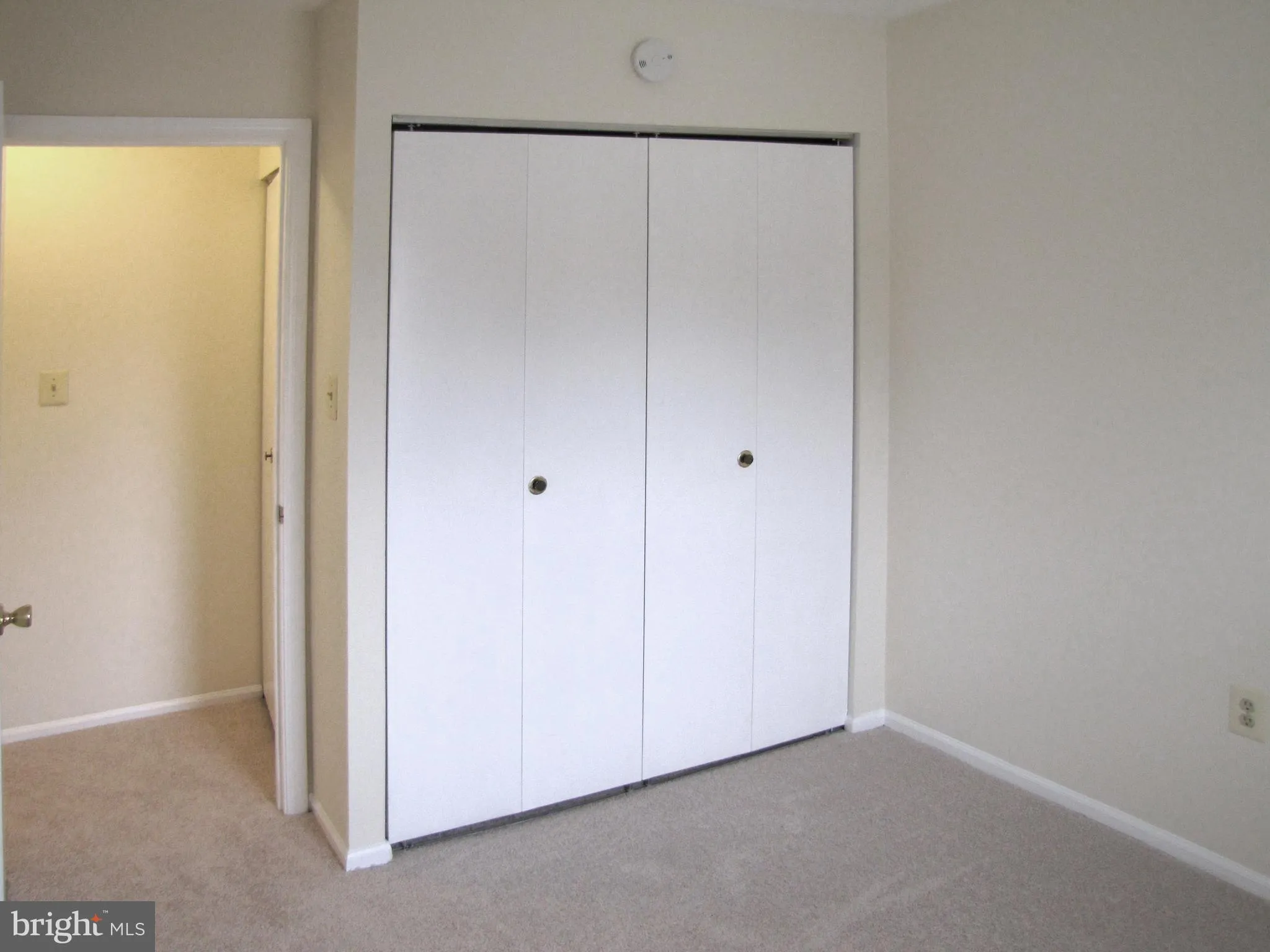 Oakton, Virginia 22124, United States, 3 Bedrooms Bedrooms, ,4 BathroomsBathrooms,Residential,Active,162104