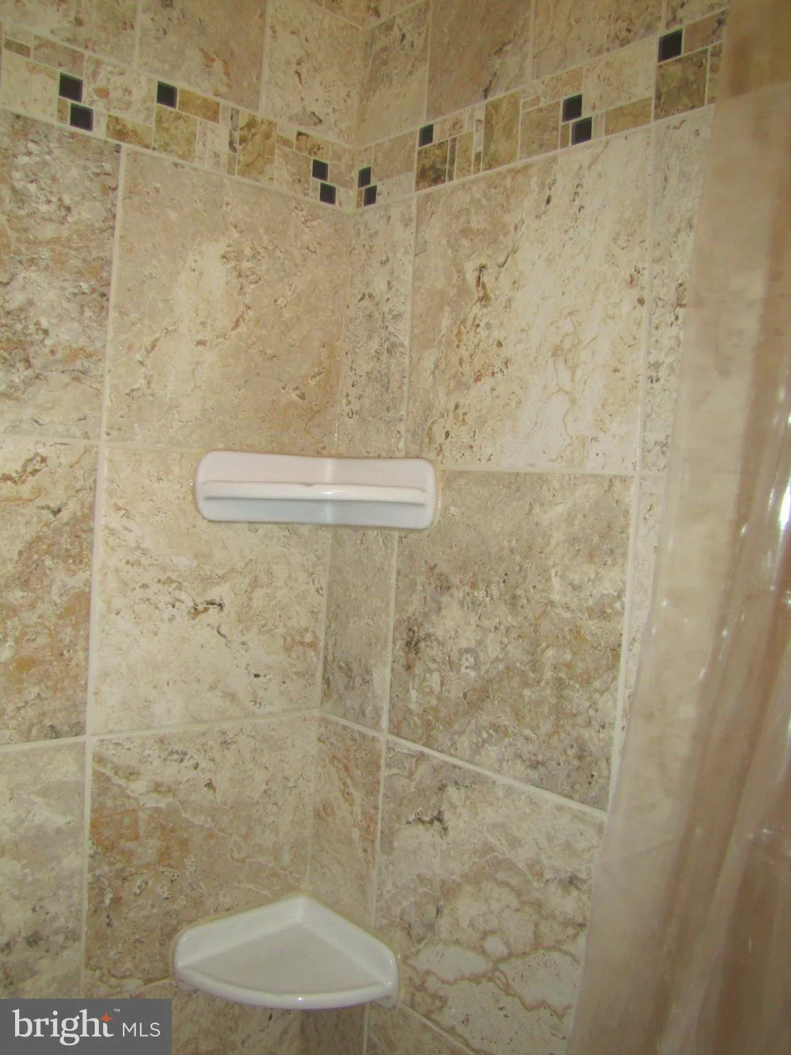 Oakton, Virginia 22124, United States, 3 Bedrooms Bedrooms, ,4 BathroomsBathrooms,Residential,Active,162104