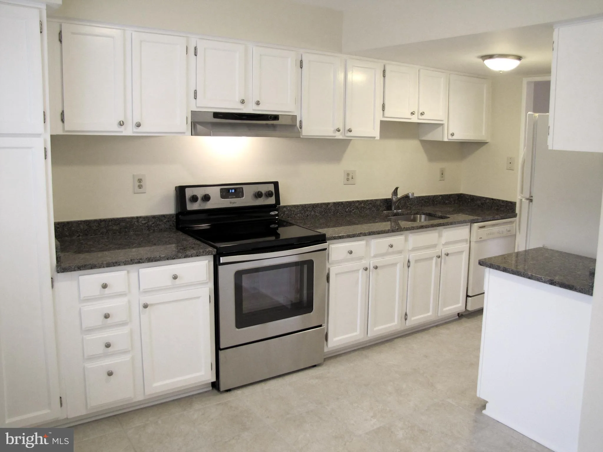 Oakton, Virginia 22124, United States, 3 Bedrooms Bedrooms, ,4 BathroomsBathrooms,Residential,Active,162104