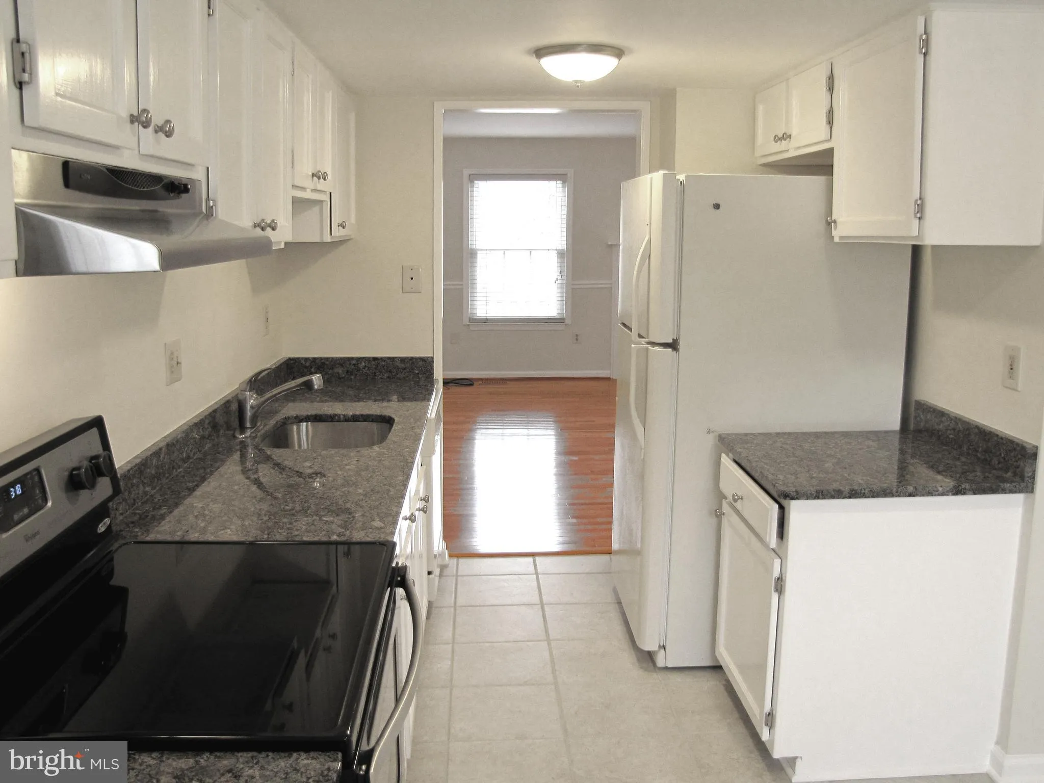 Oakton, Virginia 22124, United States, 3 Bedrooms Bedrooms, ,4 BathroomsBathrooms,Residential,Active,162104