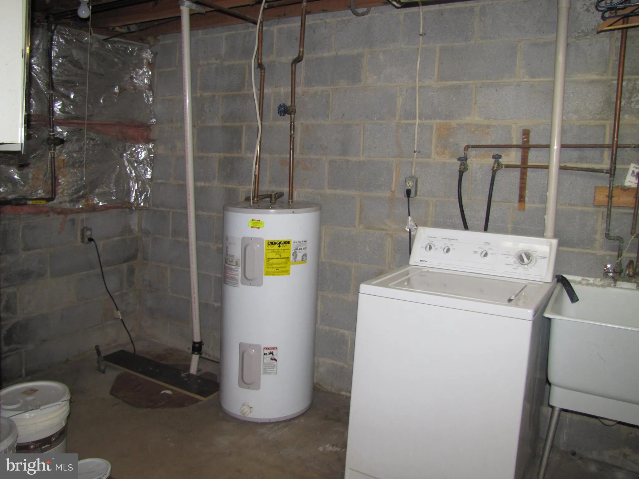 Oakton, Virginia 22124, United States, 3 Bedrooms Bedrooms, ,4 BathroomsBathrooms,Residential,Active,162104