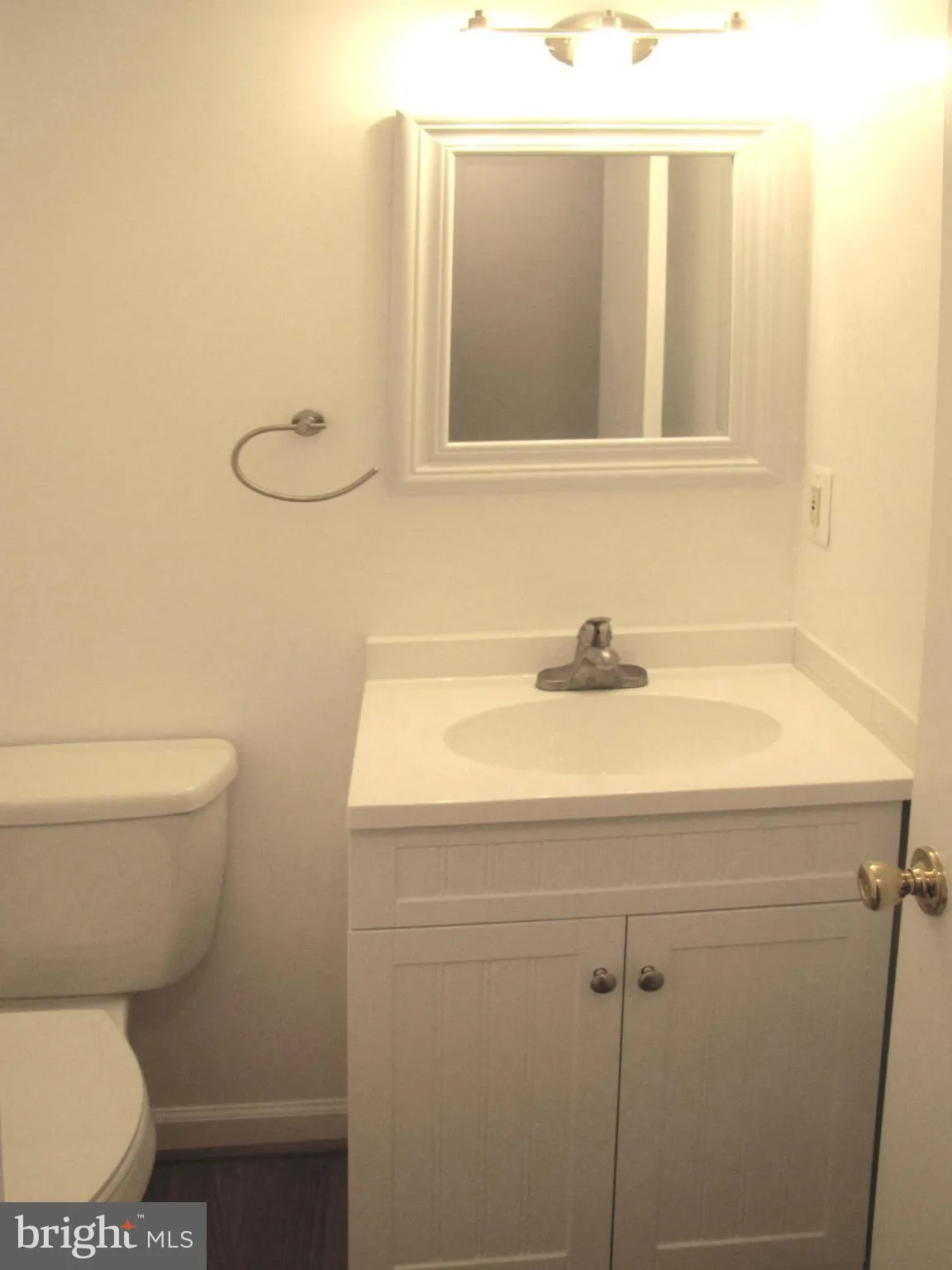 Oakton, Virginia 22124, United States, 3 Bedrooms Bedrooms, ,4 BathroomsBathrooms,Residential,Active,162104