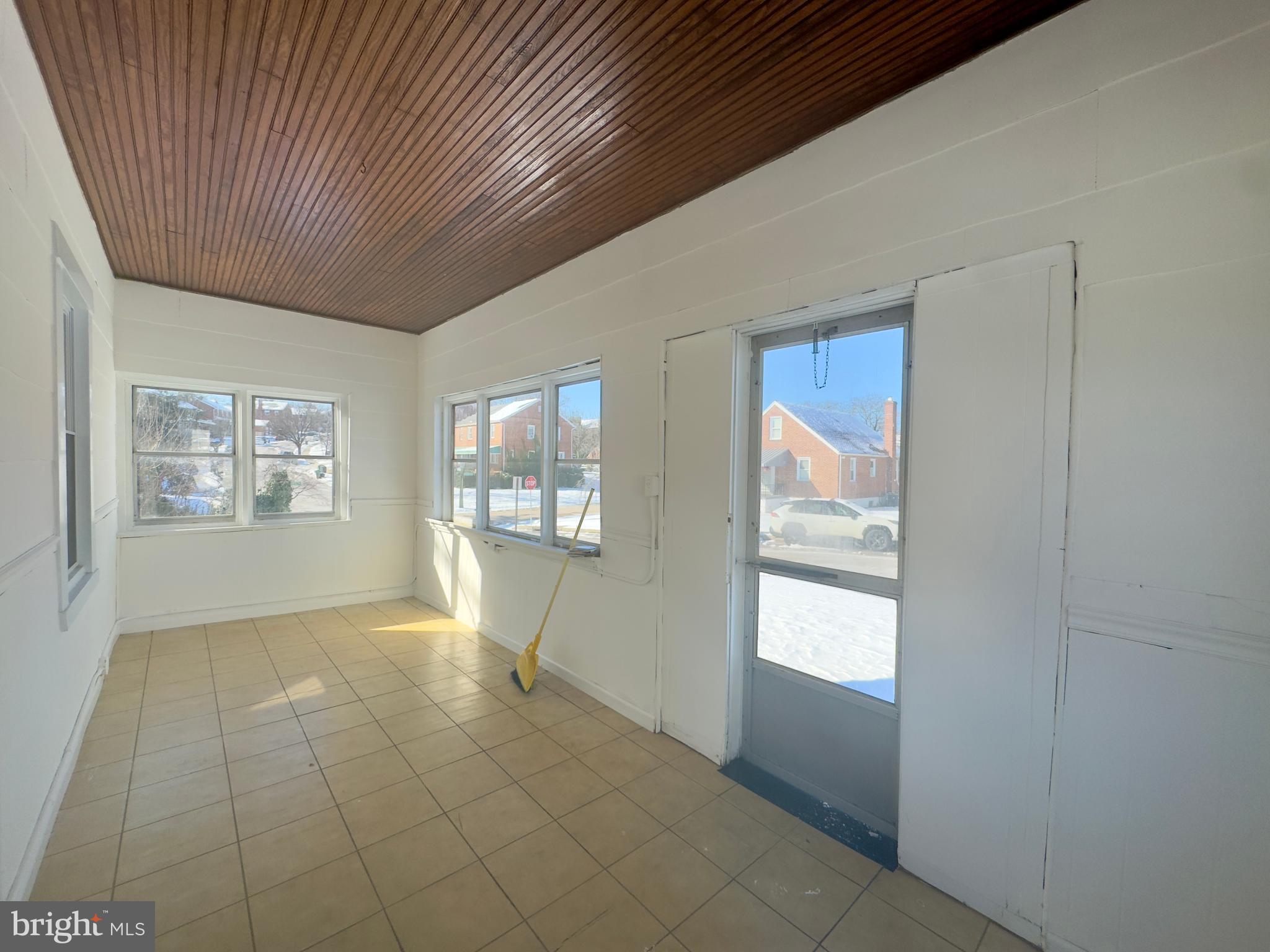 WALTHERSON - Residential Lease
