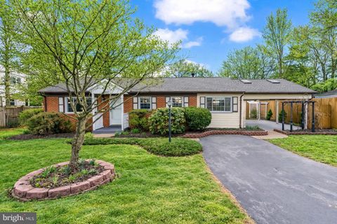 Photo of 9649 Norfolk Street, MANASSAS, VA 20109 (MLS # VAPW2113208)