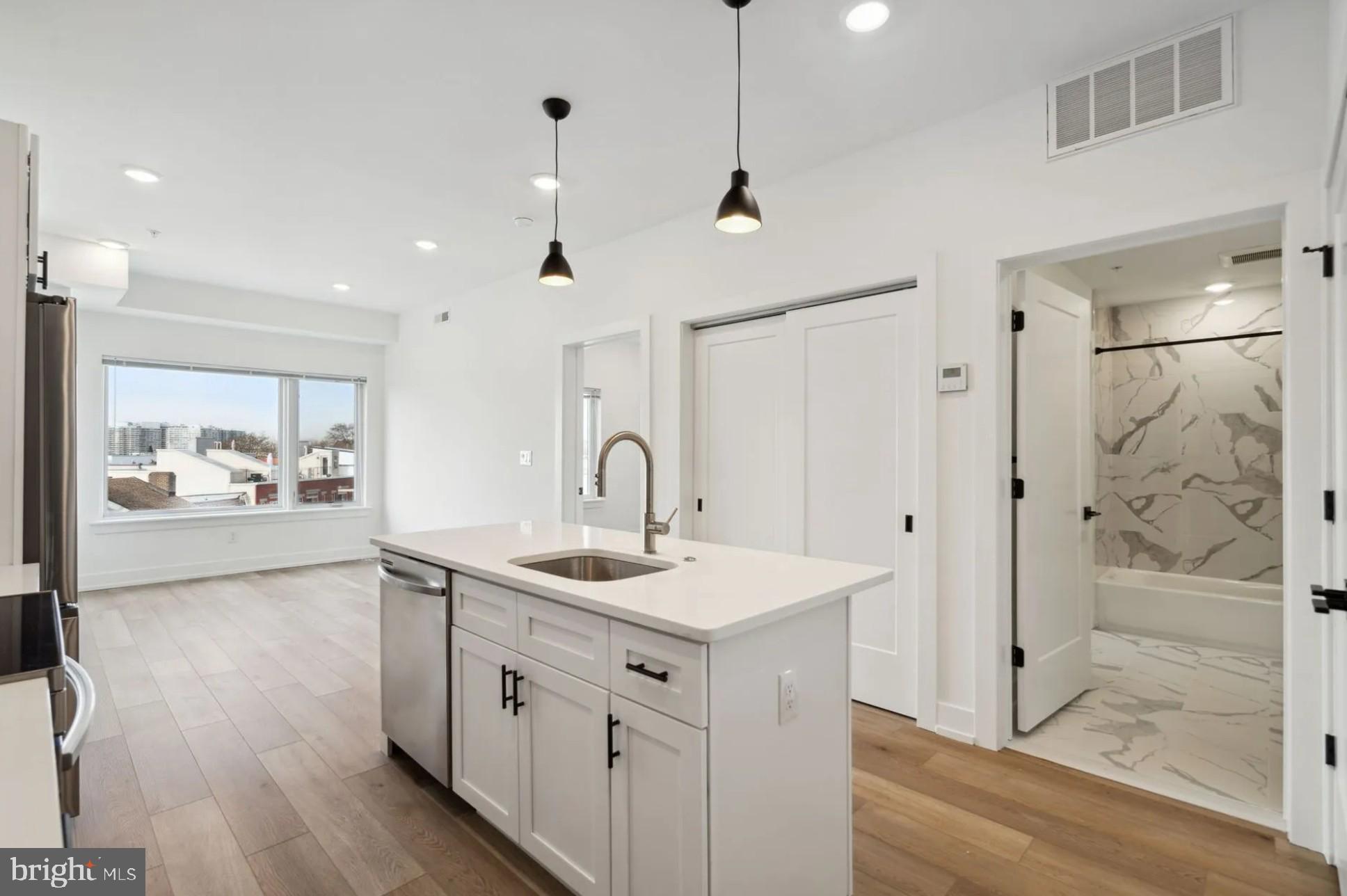 FRANCISVILLE - Residential Lease