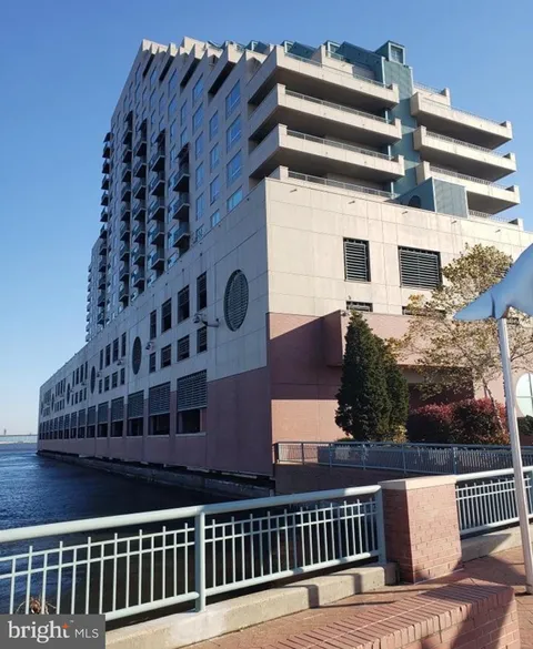 717 S Chris Columbus Boulevard Unit PH3, Philadelphia, PA MLS: PAPH2472186