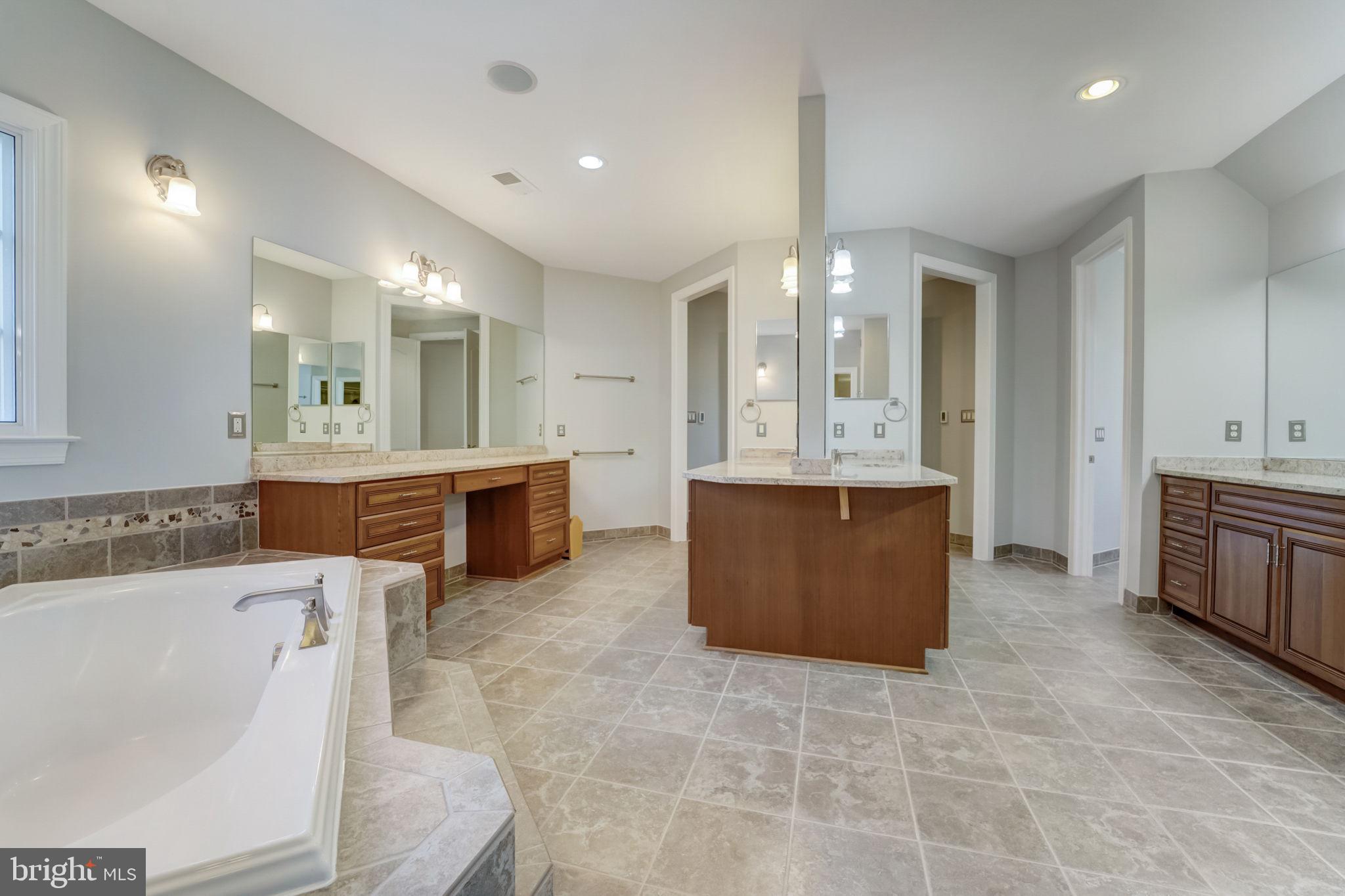 GROVEMONT - Residential