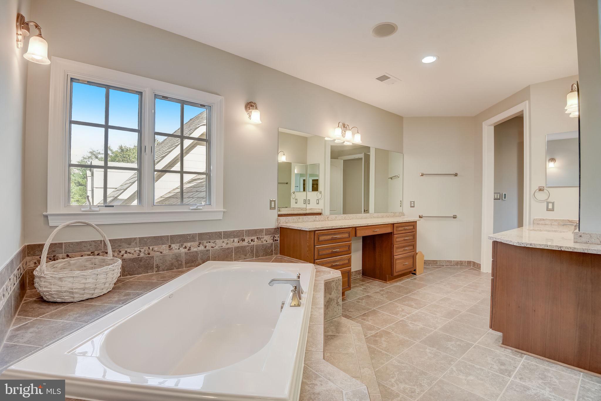 GROVEMONT - Residential