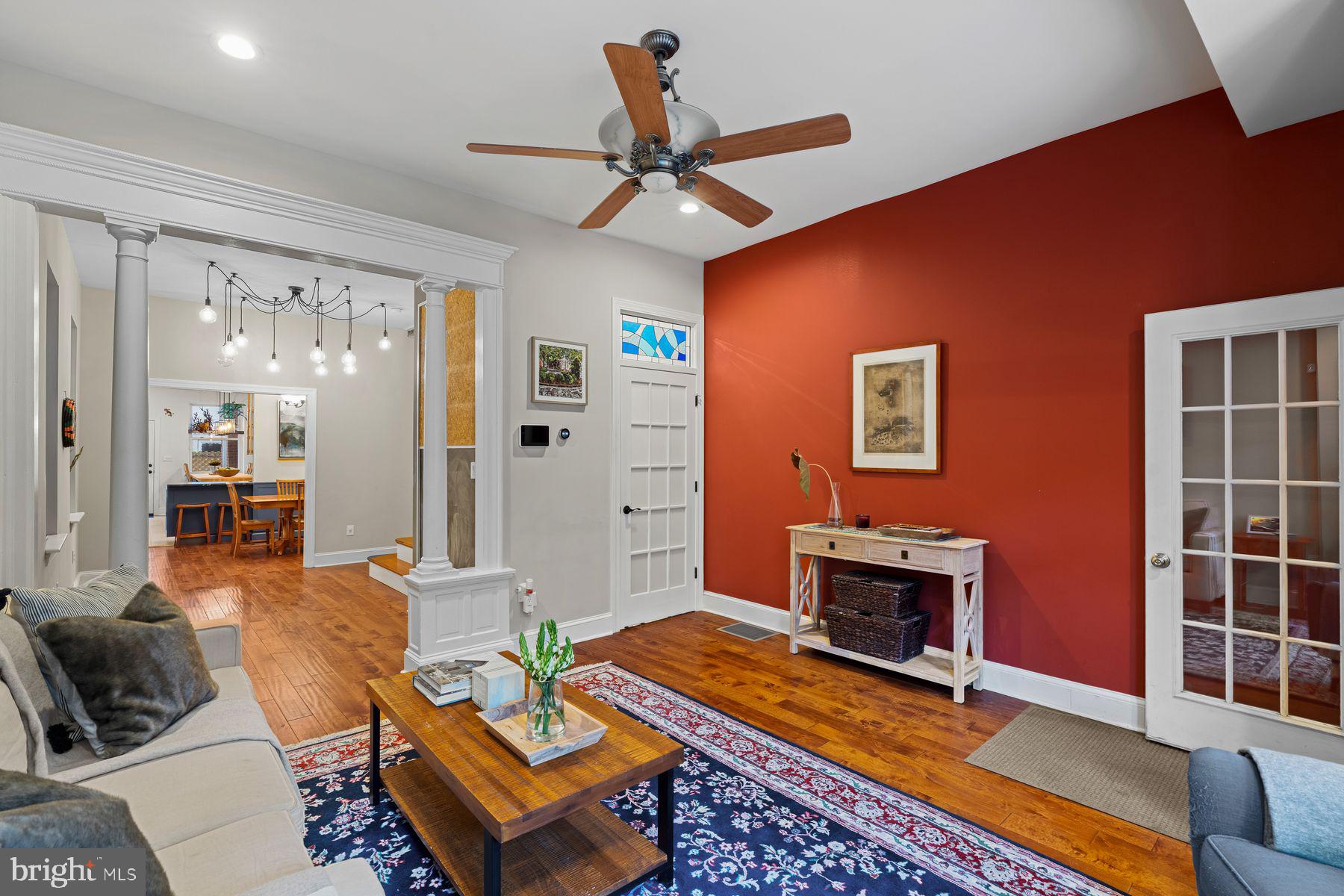 QUEEN VILLAGE - Residential