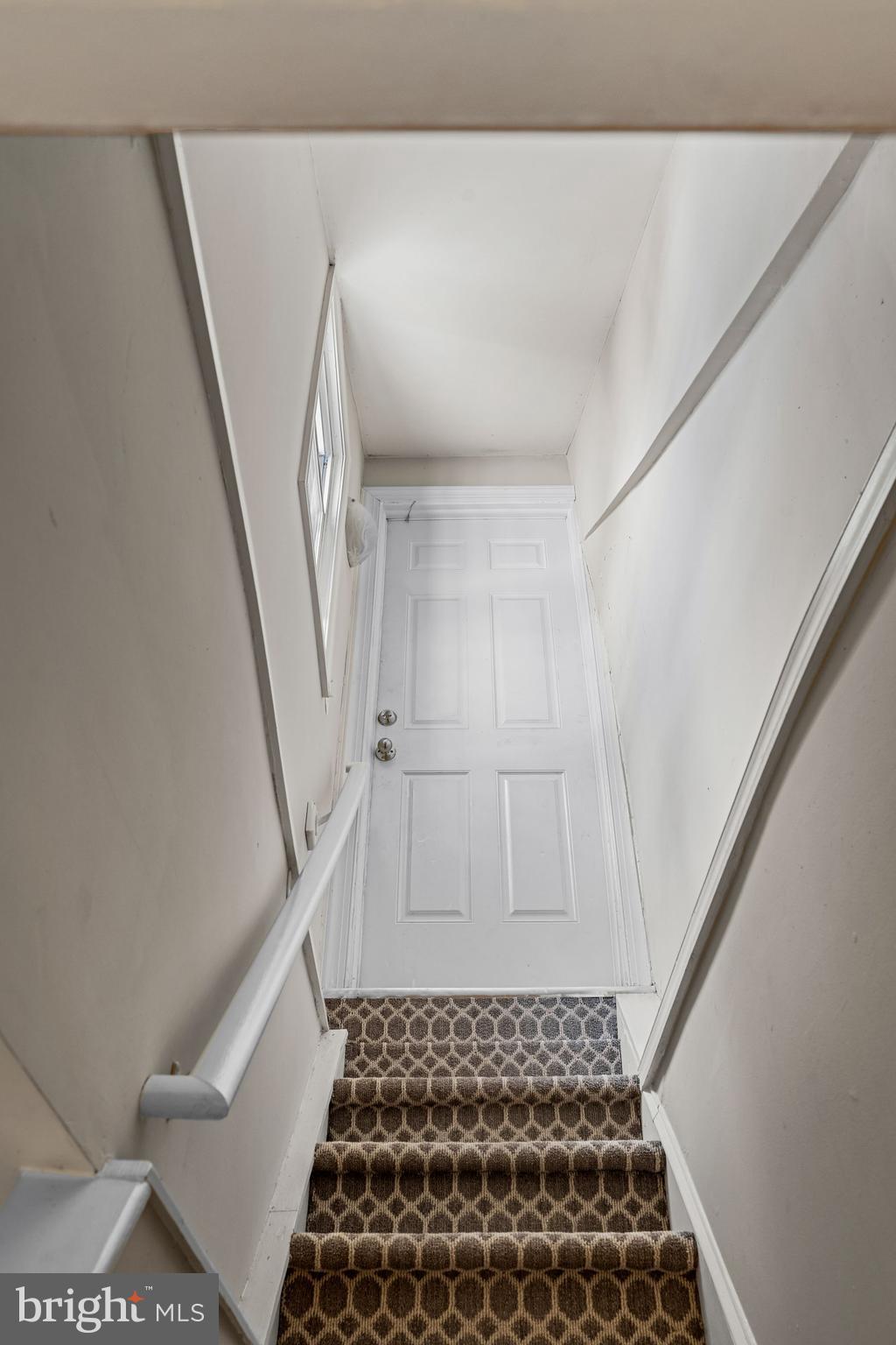 QUEEN VILLAGE - Residential