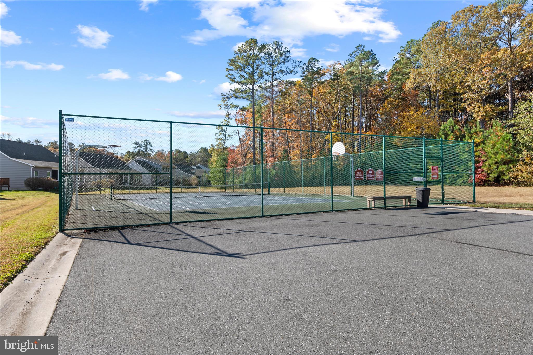 OAKWOOD VILLAGE - Residential