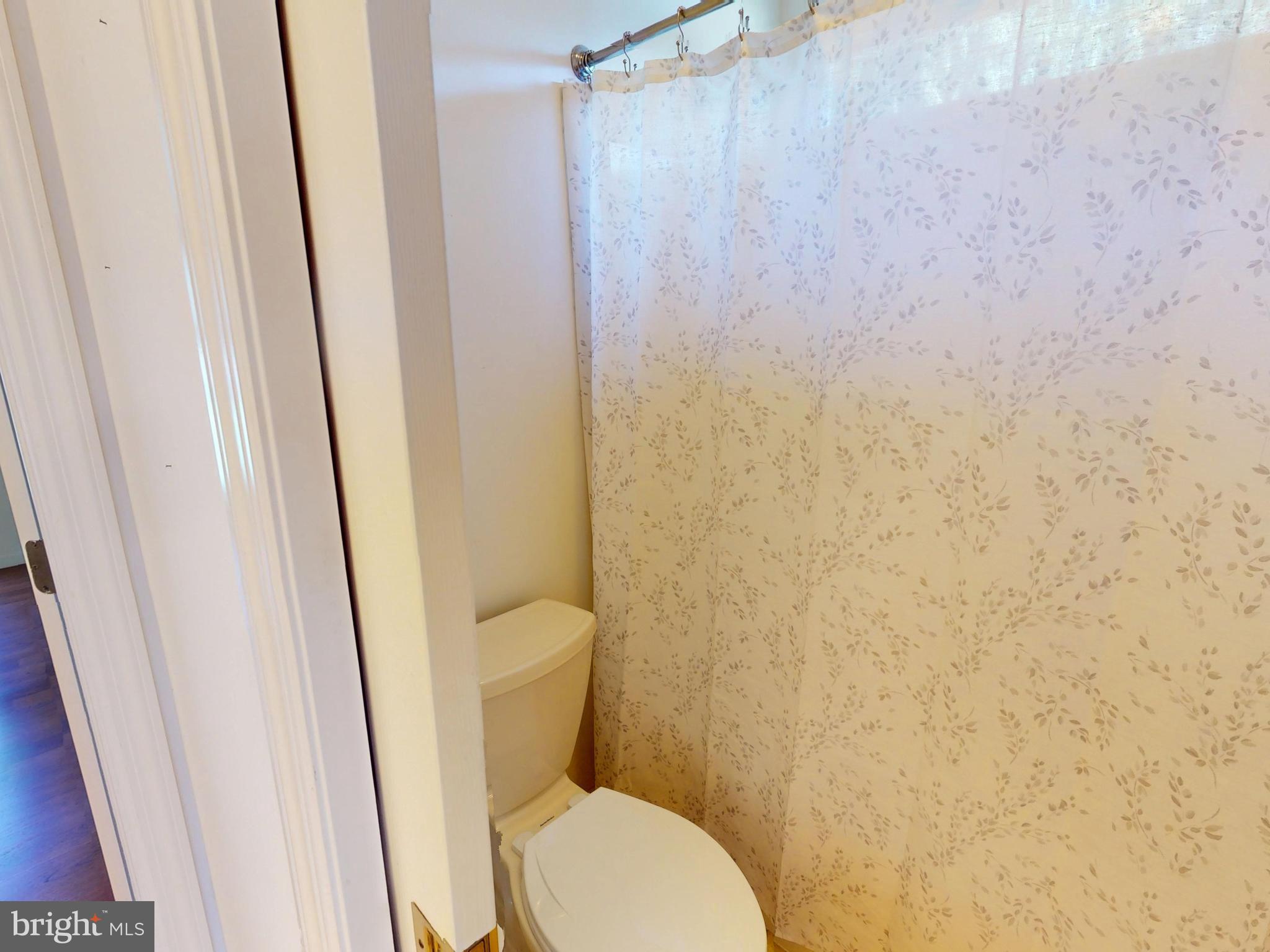 COLONIAL COURT - Residential