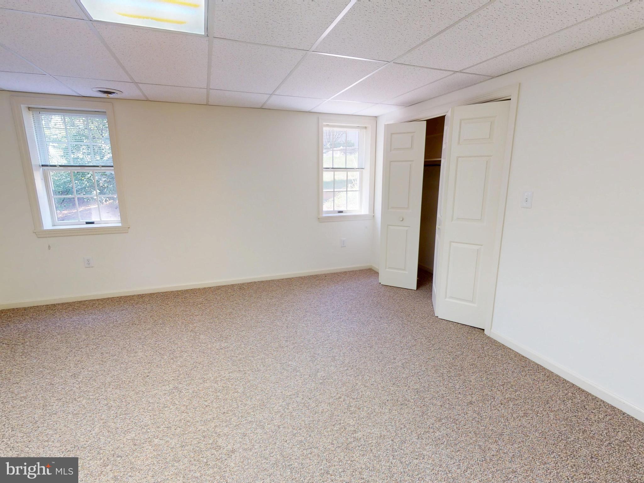 COLONIAL COURT - Residential