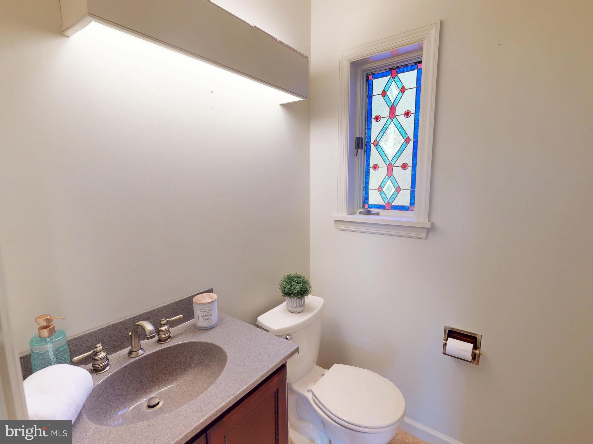 COLONIAL COURT - Residential