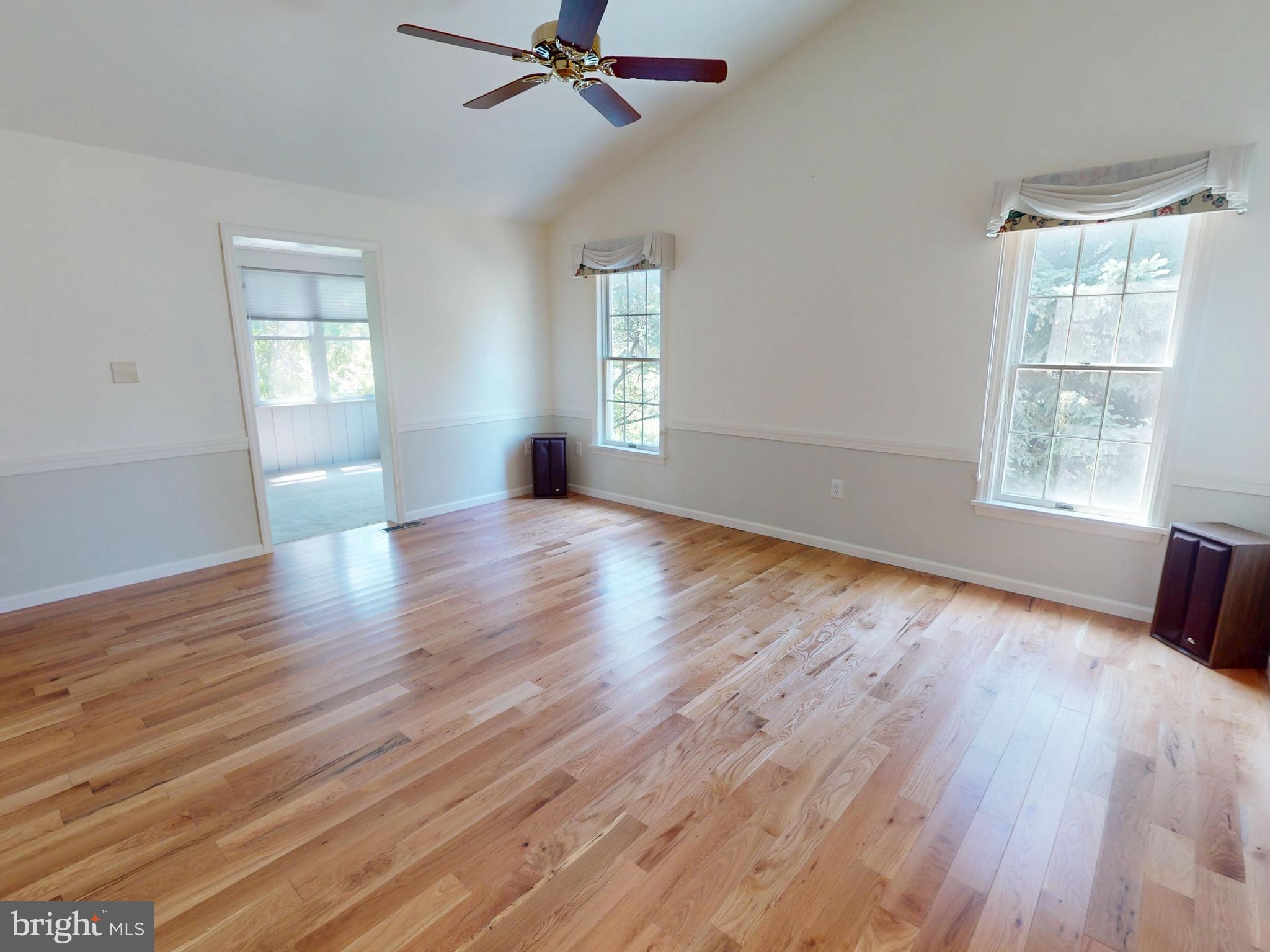 COLONIAL COURT - Residential