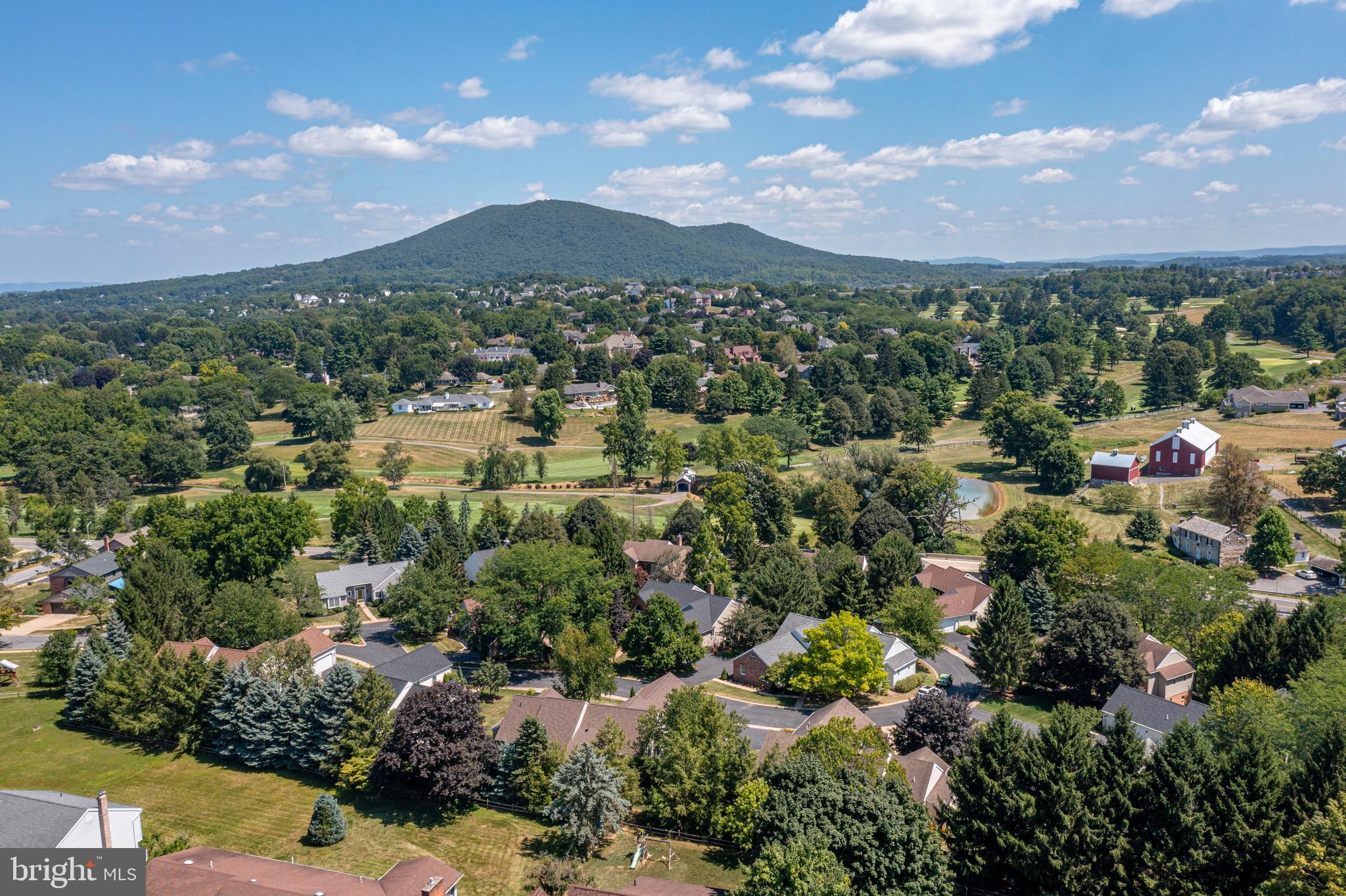 COLONIAL COURT - Residential