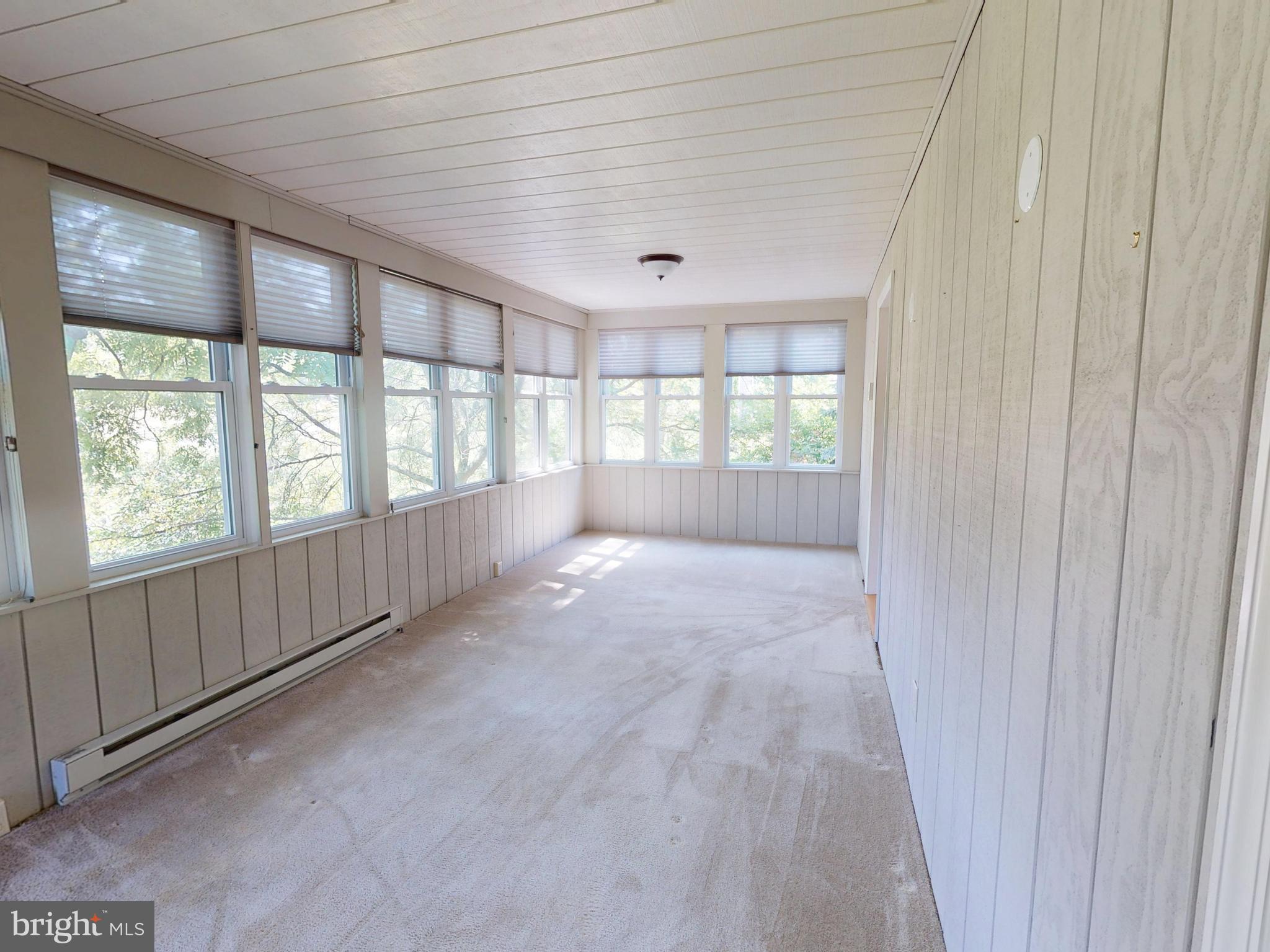 COLONIAL COURT - Residential