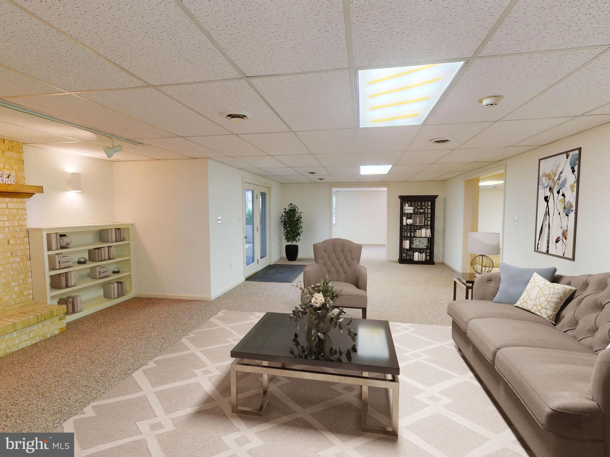 COLONIAL COURT - Residential