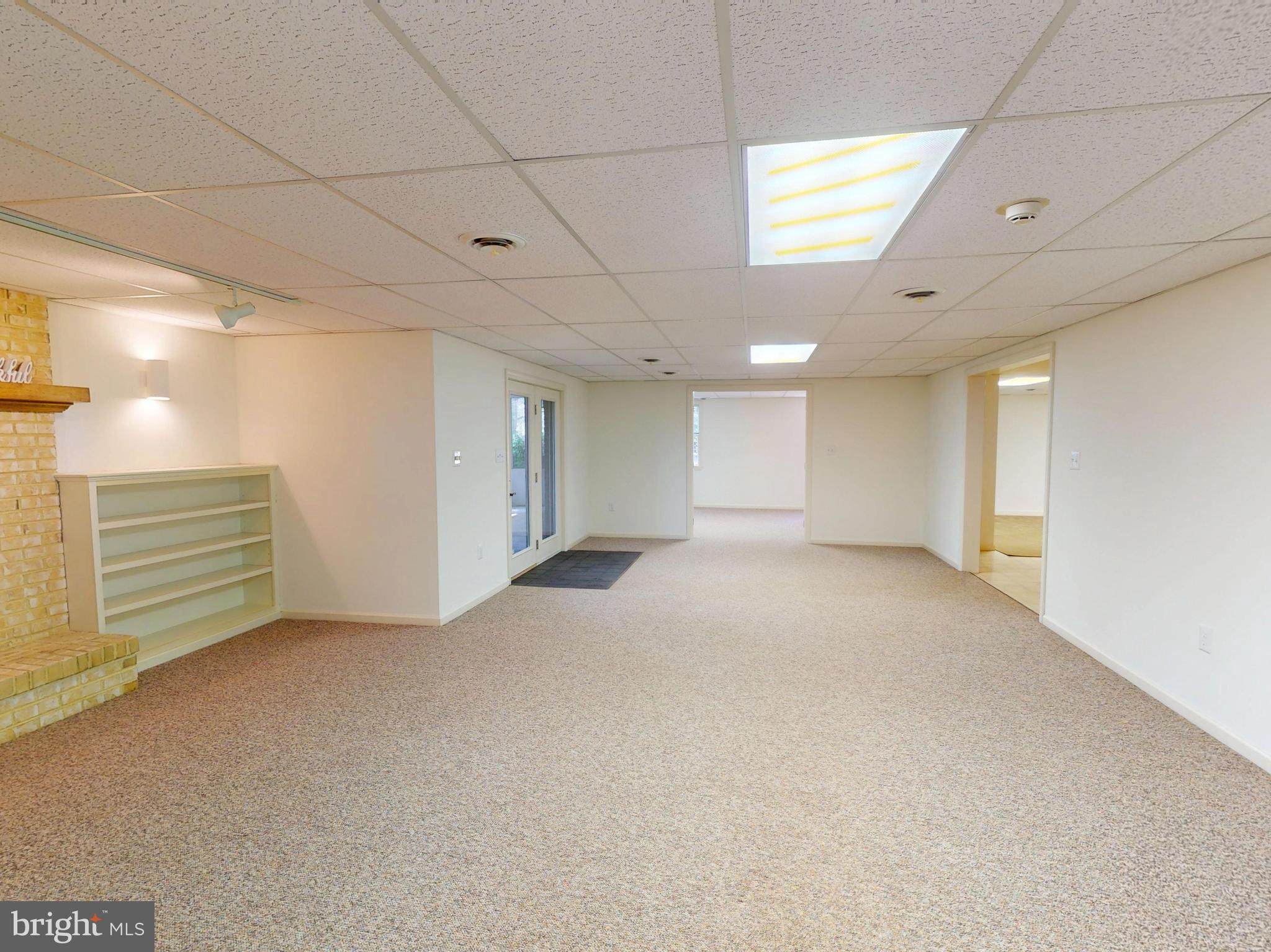 COLONIAL COURT - Residential