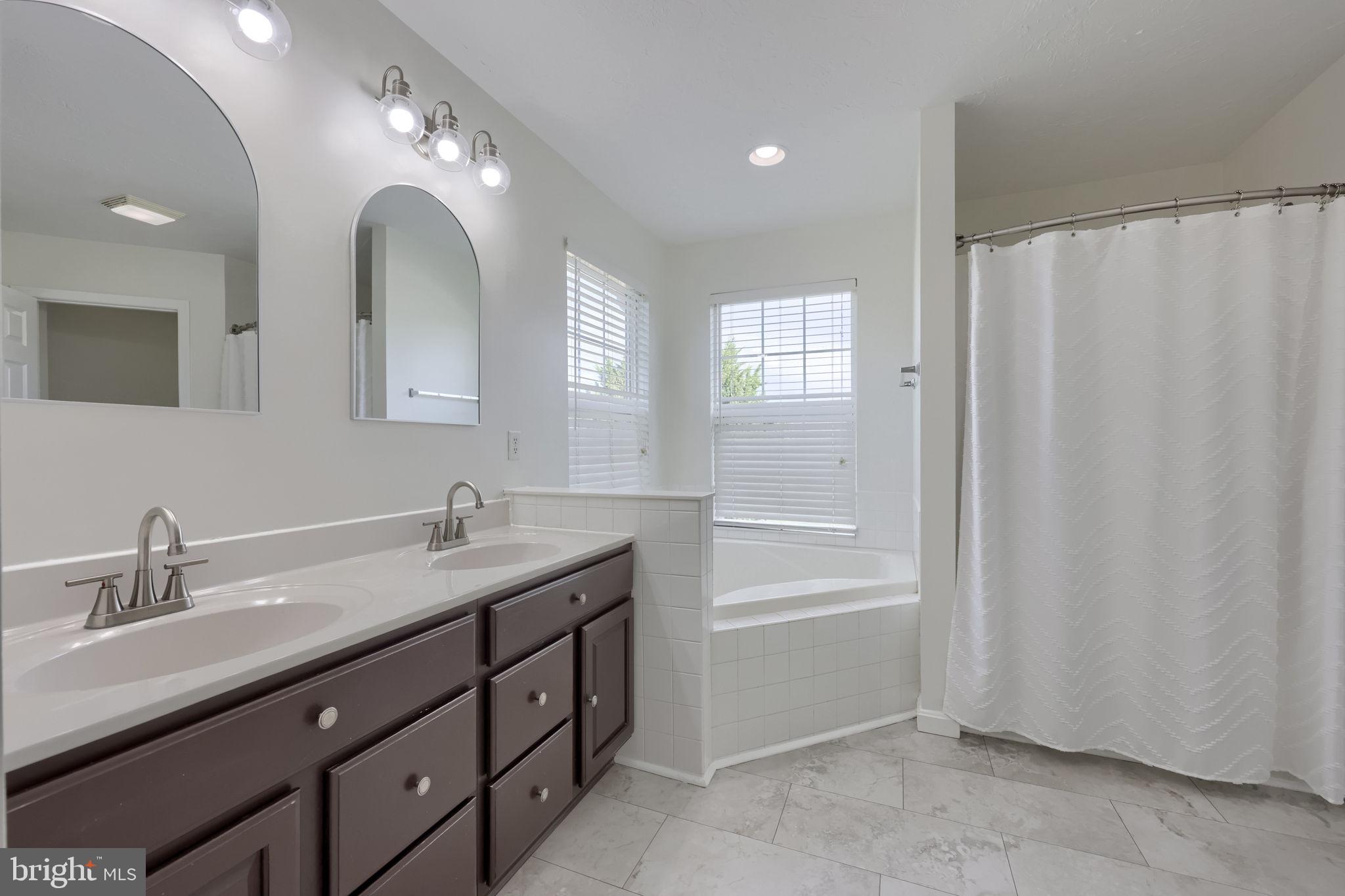 MAYERS SUMMIT - Residential