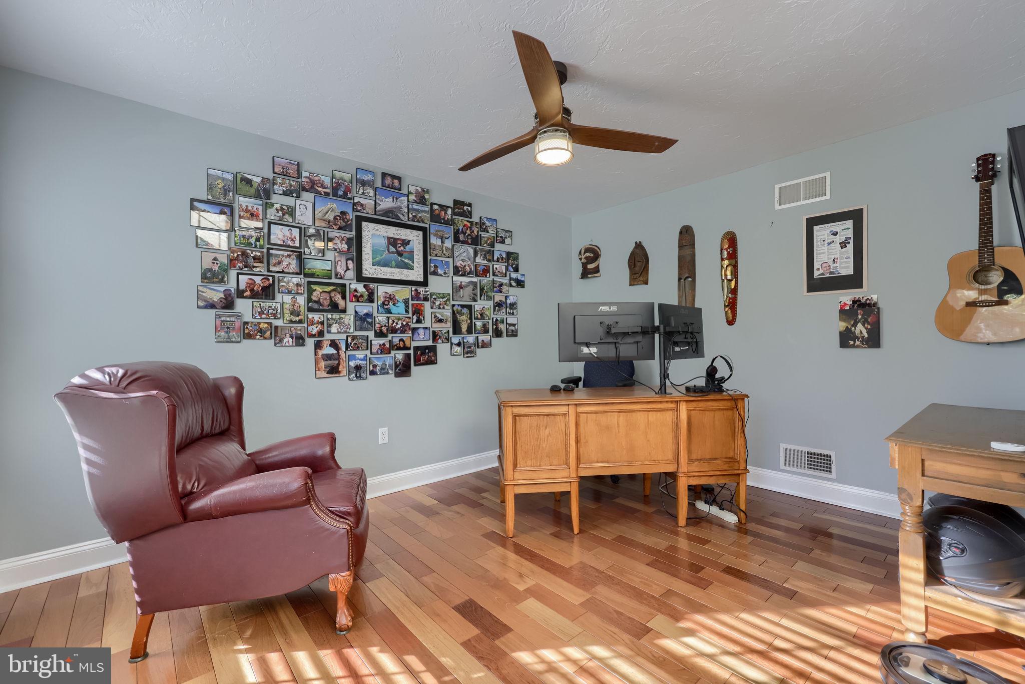 MAYERS SUMMIT - Residential