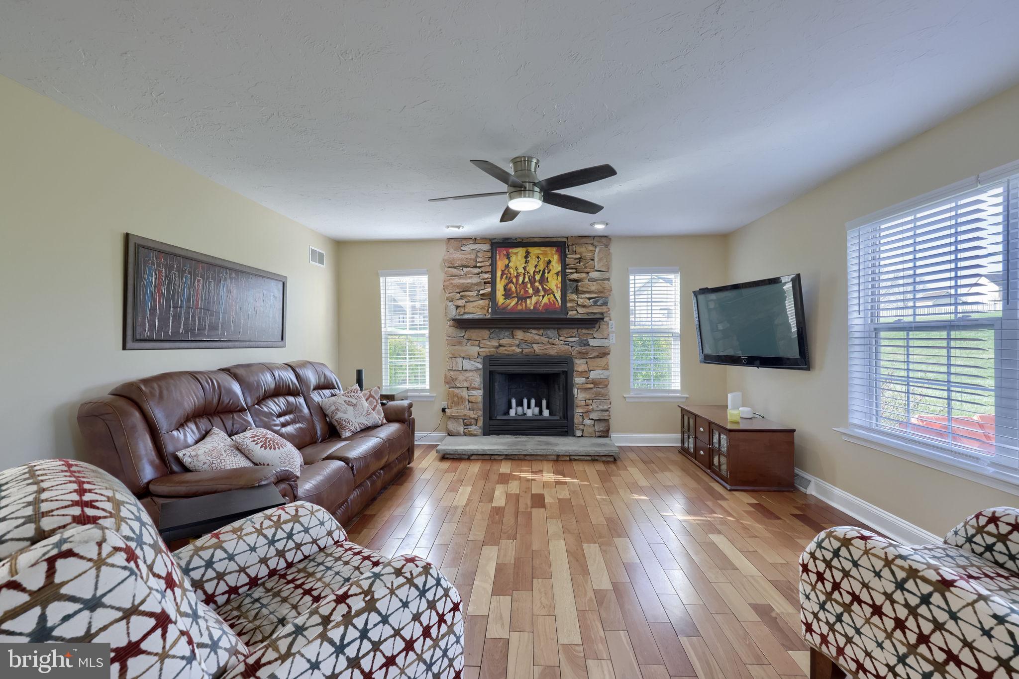 MAYERS SUMMIT - Residential