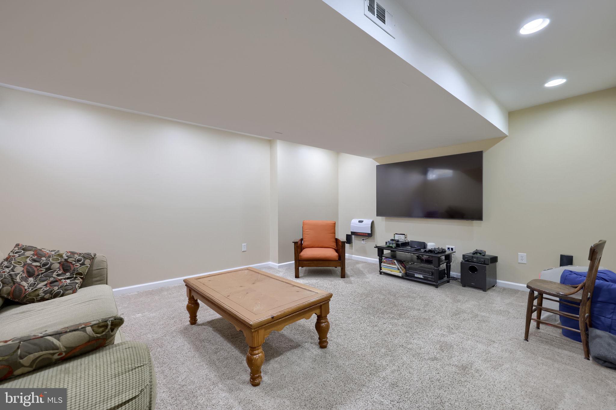 MAYERS SUMMIT - Residential