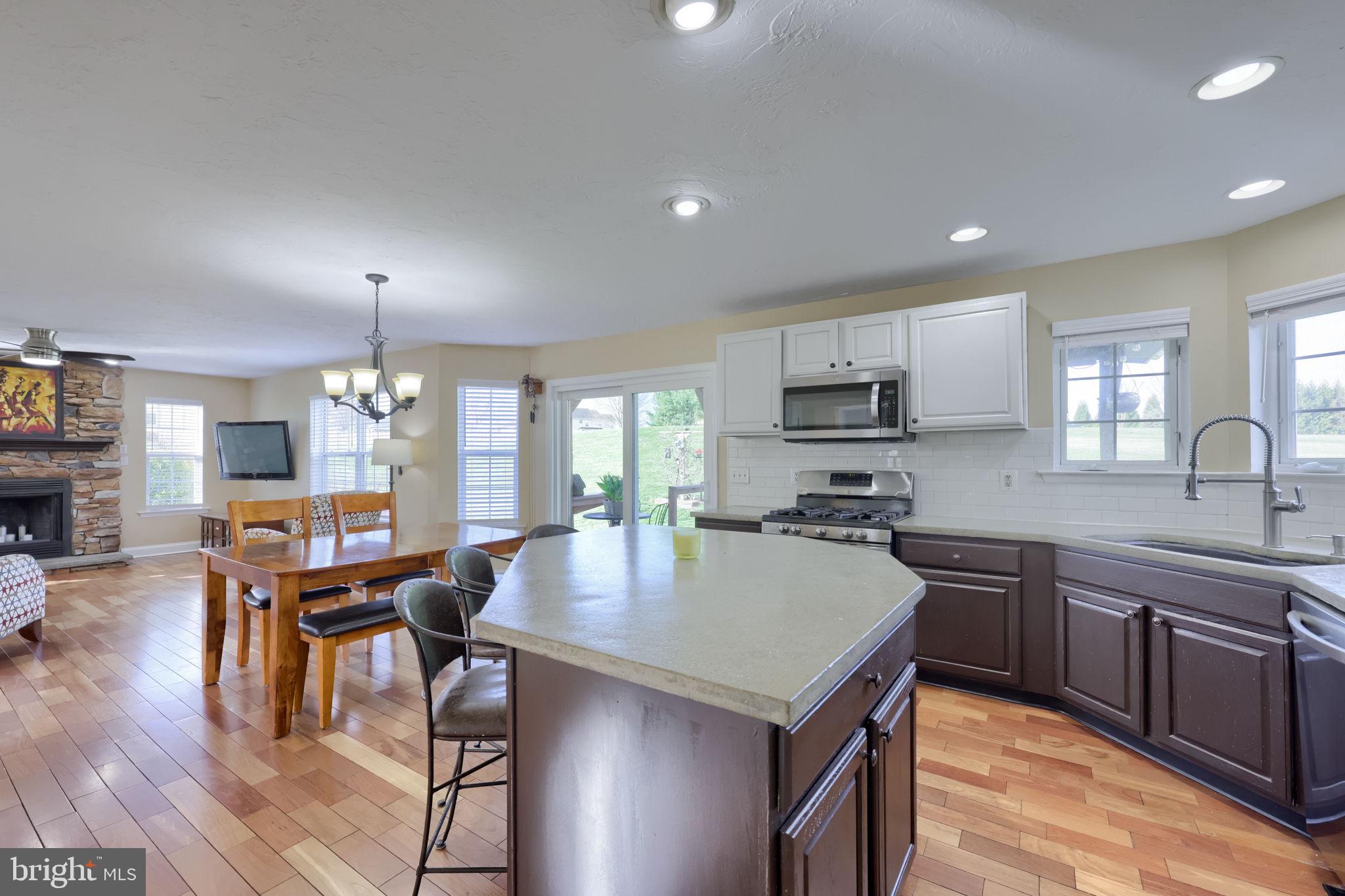 MAYERS SUMMIT - Residential