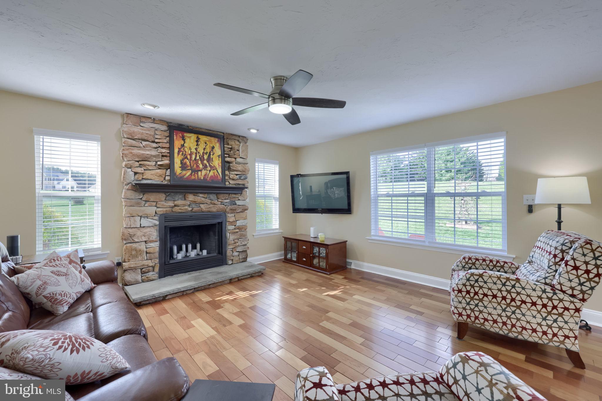 MAYERS SUMMIT - Residential