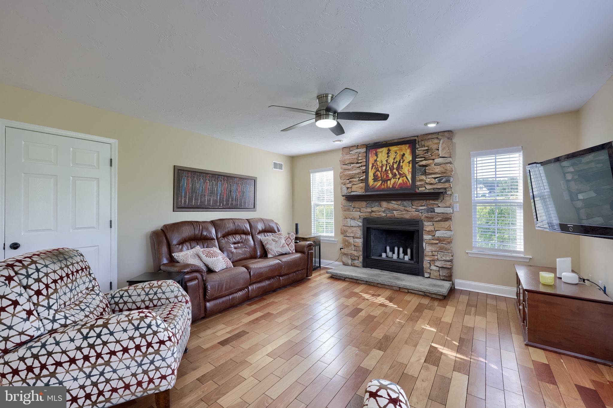 MAYERS SUMMIT - Residential