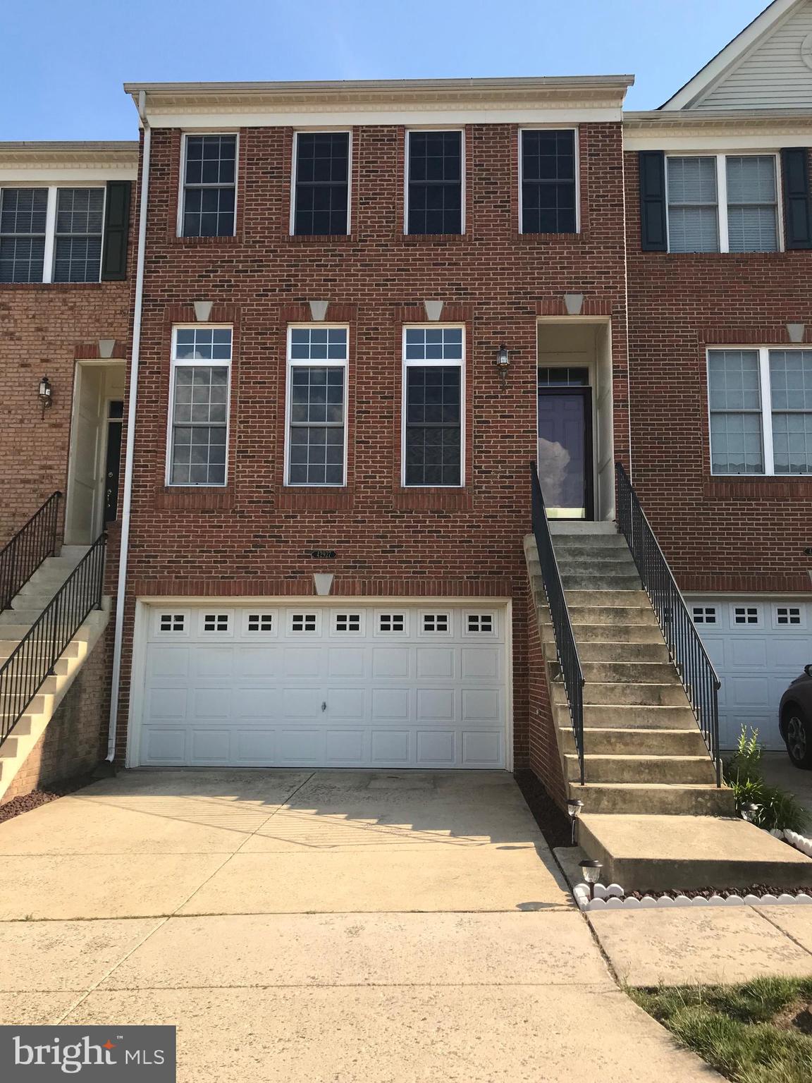 SOUTH RIDING - Residential Lease