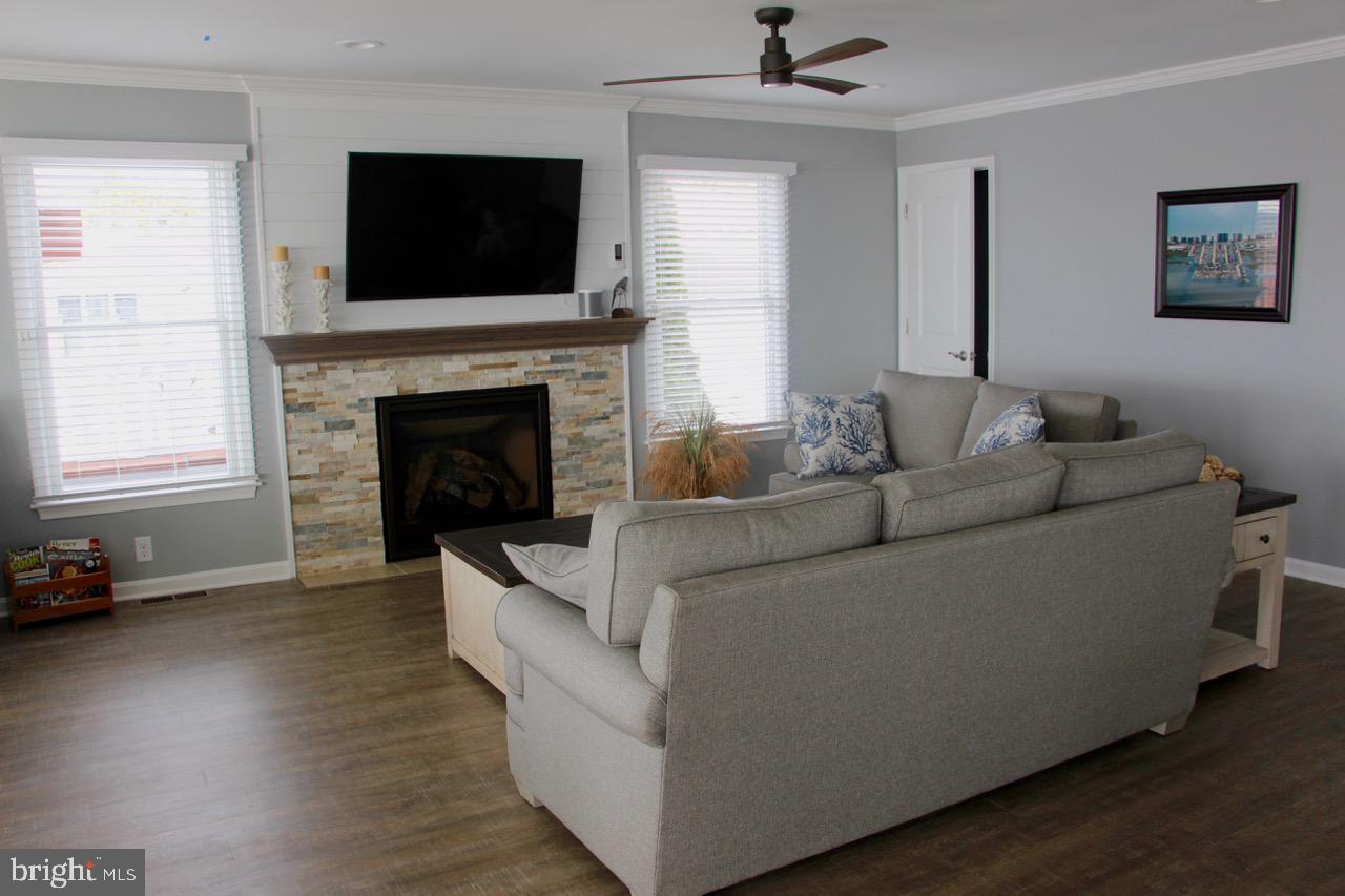 CAINE KEYS II EXT - Residential