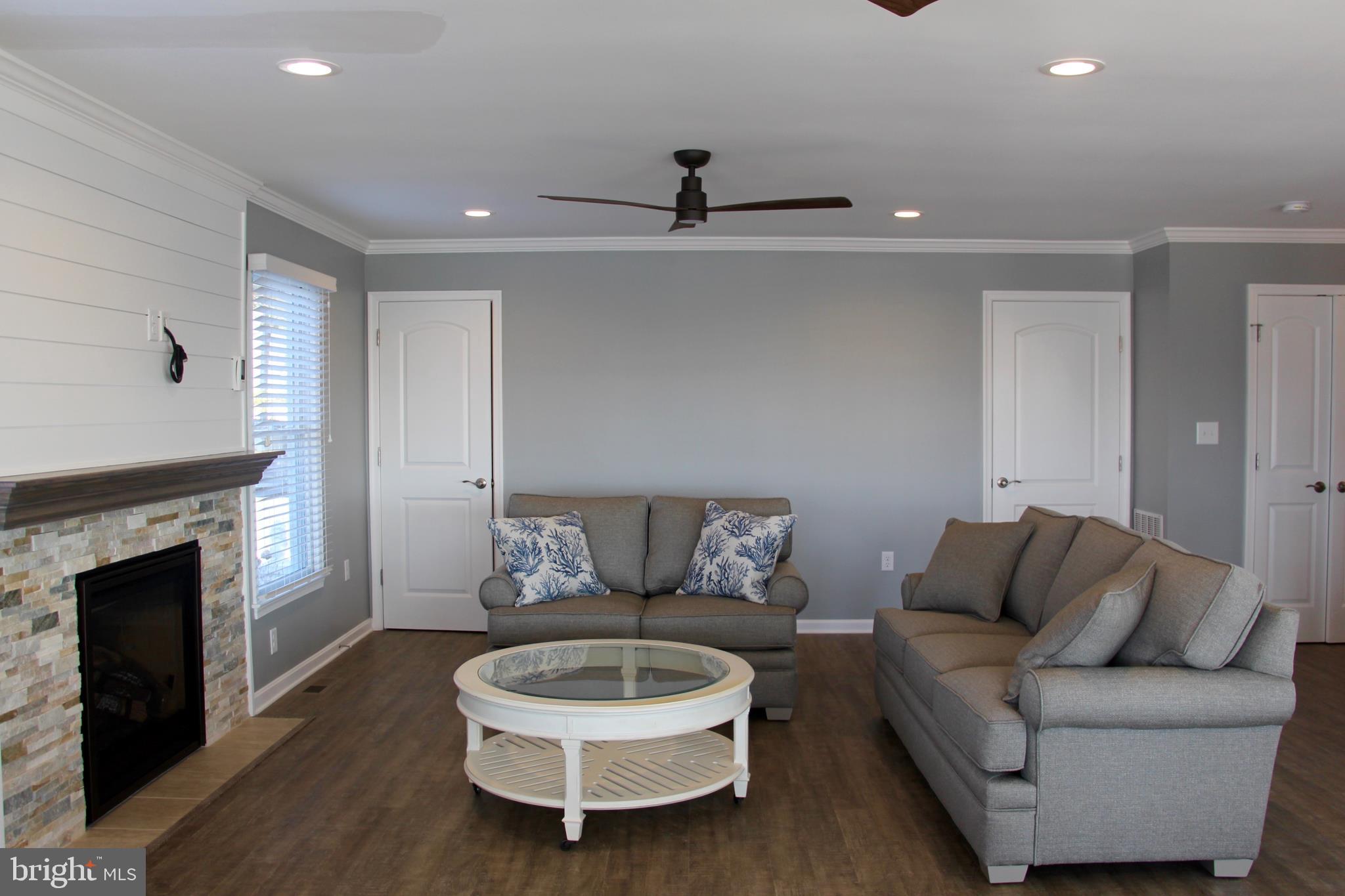 CAINE KEYS II EXT - Residential