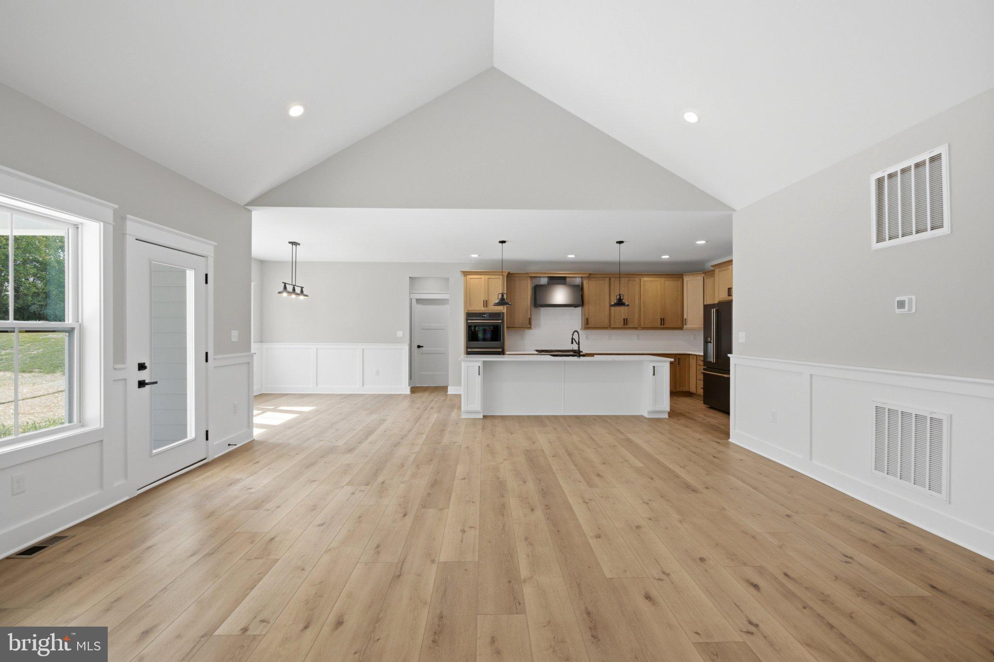 JINGLE BELLS COURT LOT 2