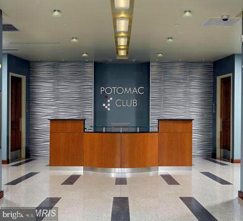 POTOMAC CLUB - Residential Lease