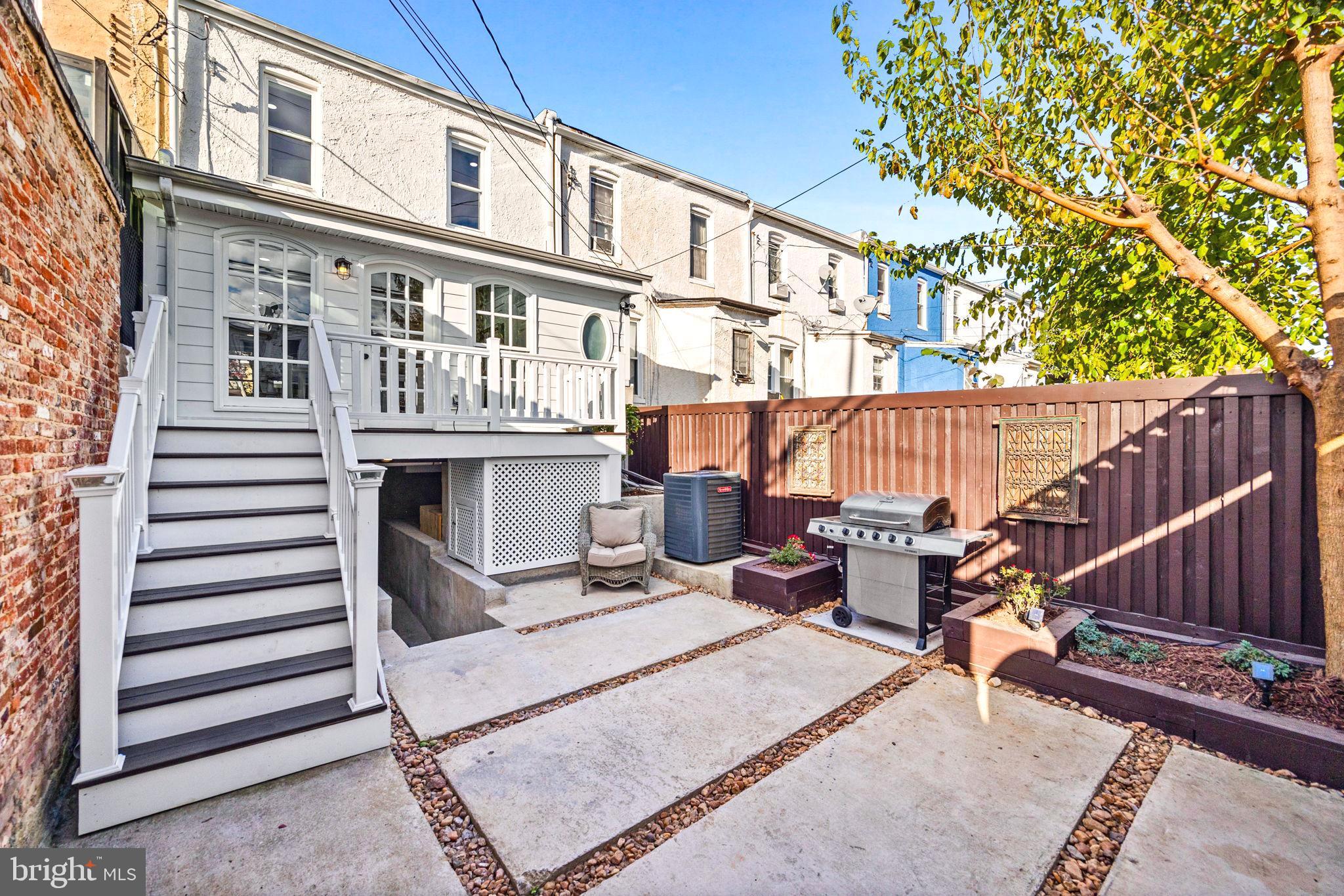 HAMPDEN HISTORIC DISTRICT - Residential