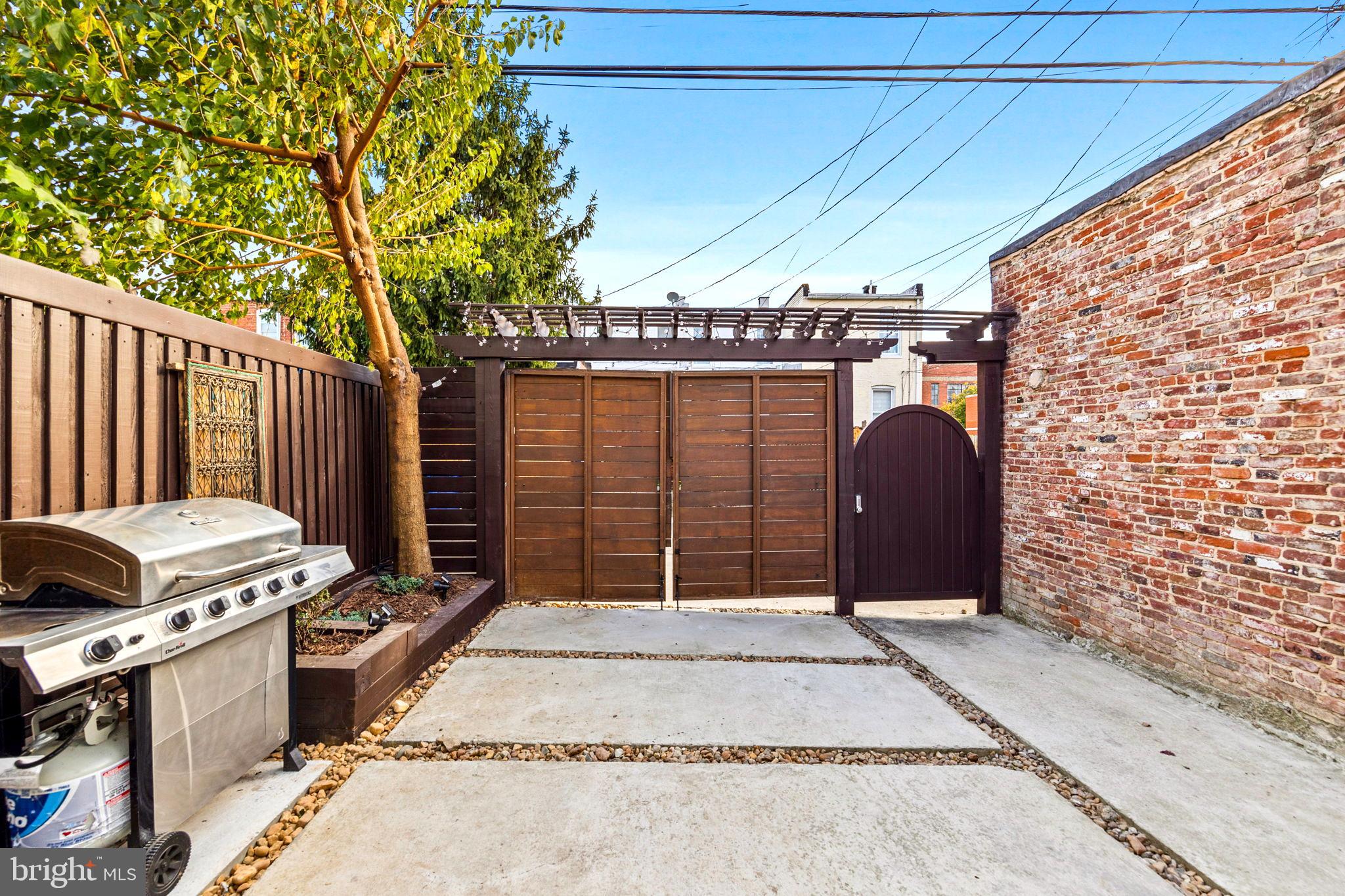 HAMPDEN HISTORIC DISTRICT - Residential