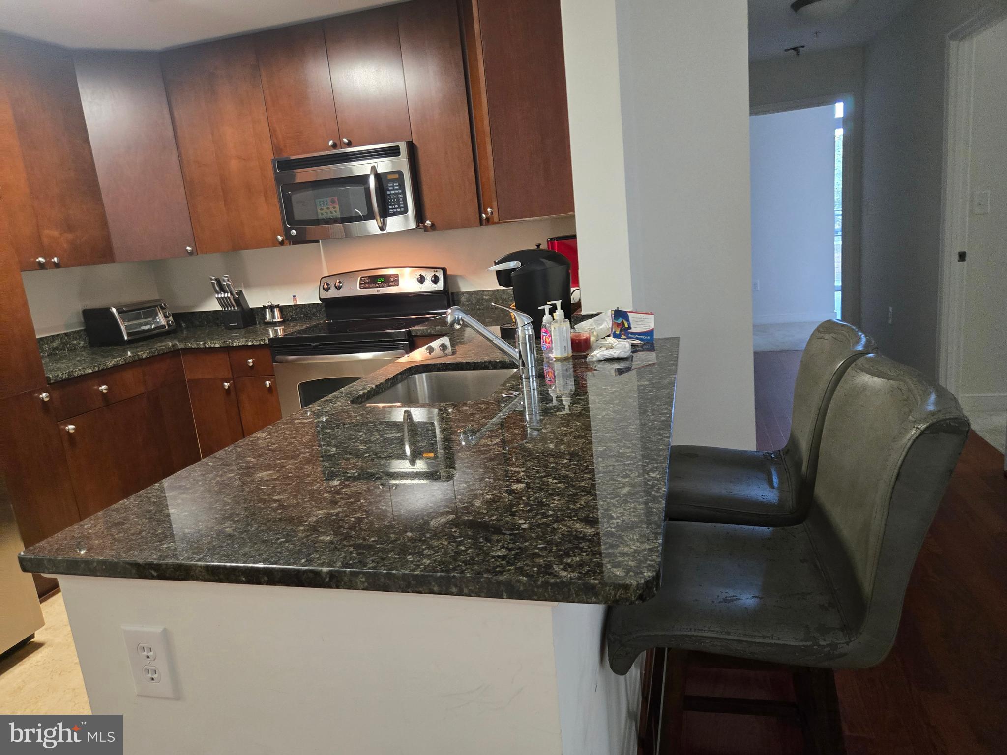 ONE NATIONAL HARBOR CONDOMINIUM - Residential Lease