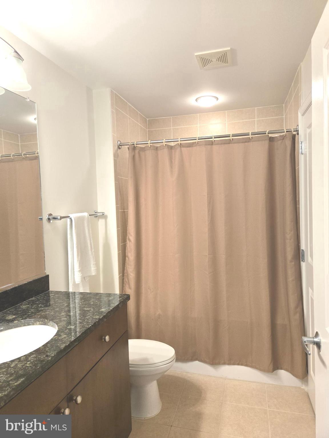 ONE NATIONAL HARBOR CONDOMINIUM - Residential Lease