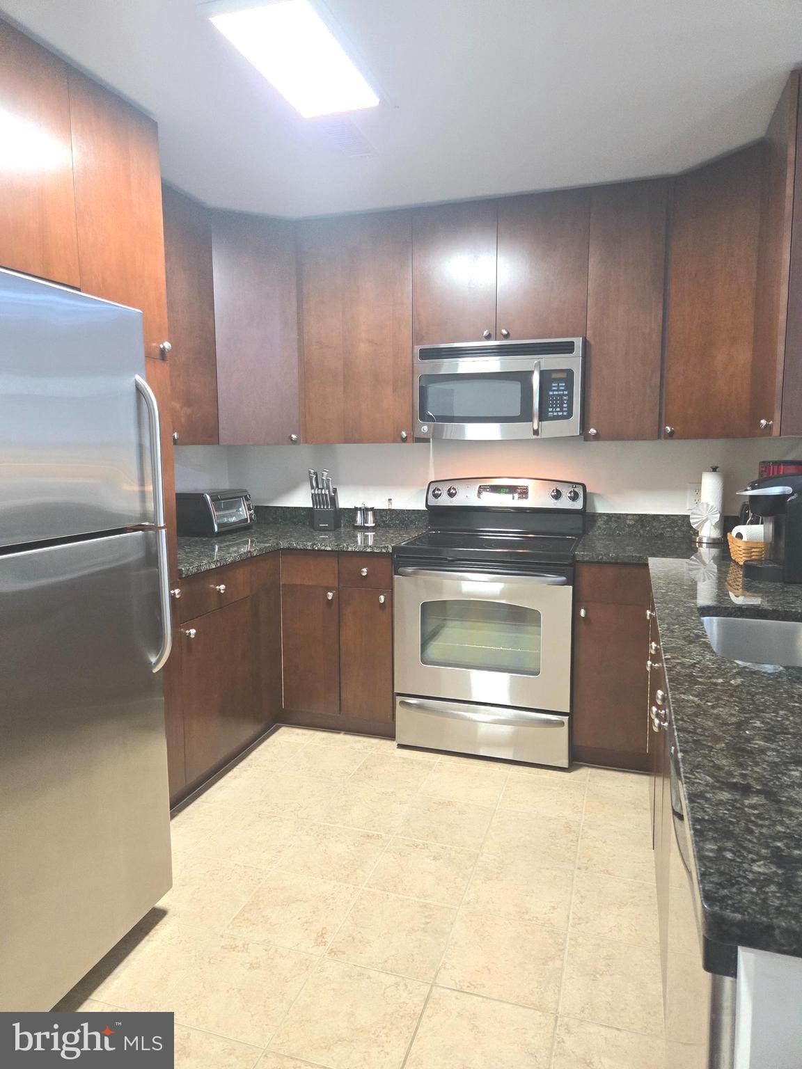 ONE NATIONAL HARBOR CONDOMINIUM - Residential Lease