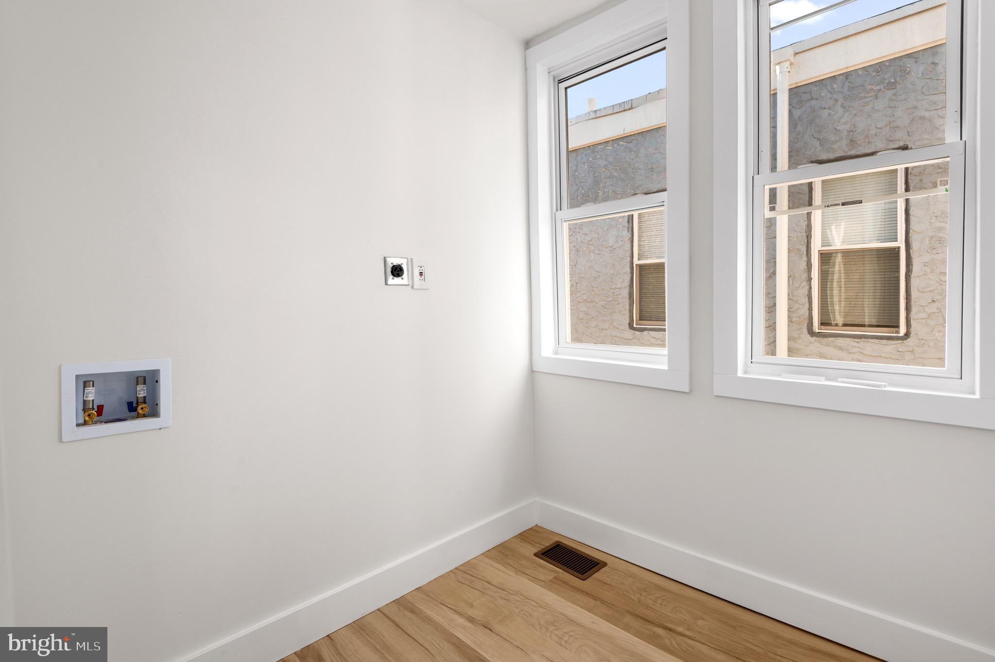 PHILADELPHIA (WEST) - Residential