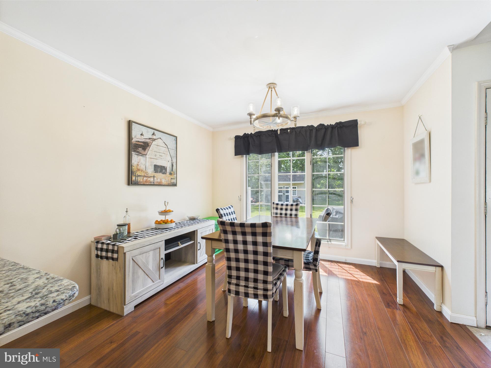 49 W HUNTINGTON CIRCLE