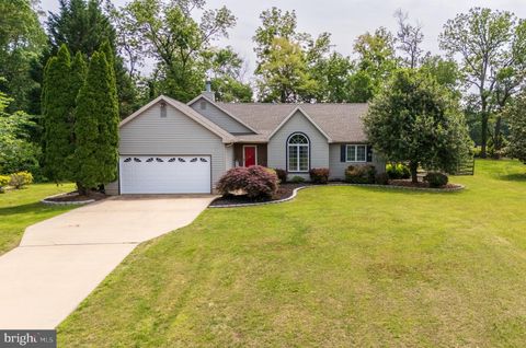 49 W HUNTINGTON CIRCLE DOVER DE 19904
