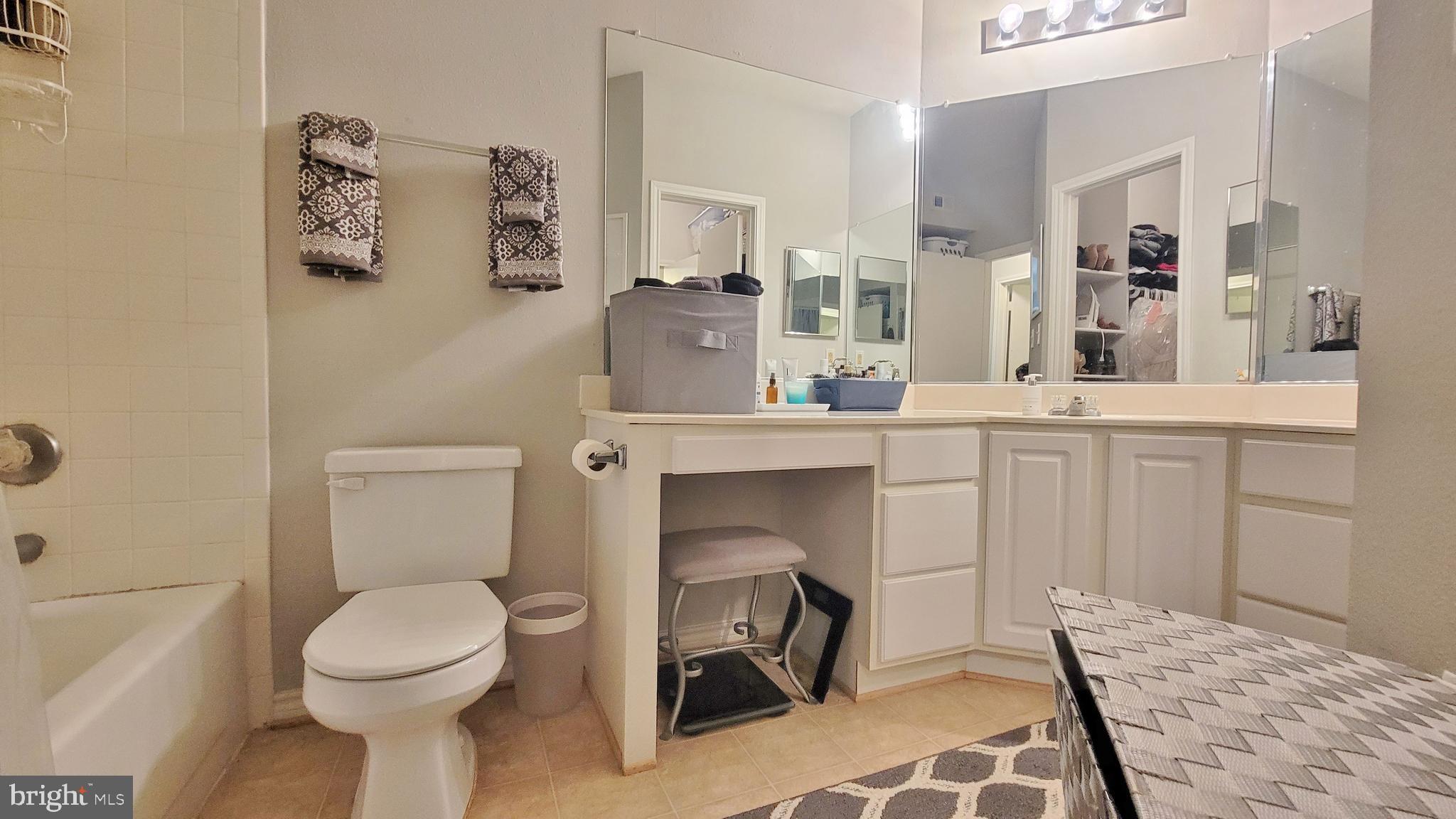 PENDERBROOK SQUARE CONDOMINIUMS - Residential