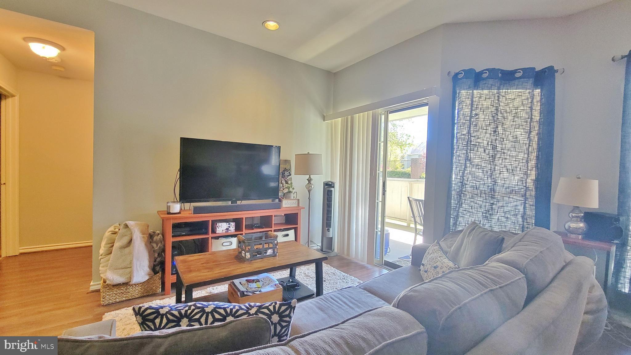 PENDERBROOK SQUARE CONDOMINIUMS - Residential