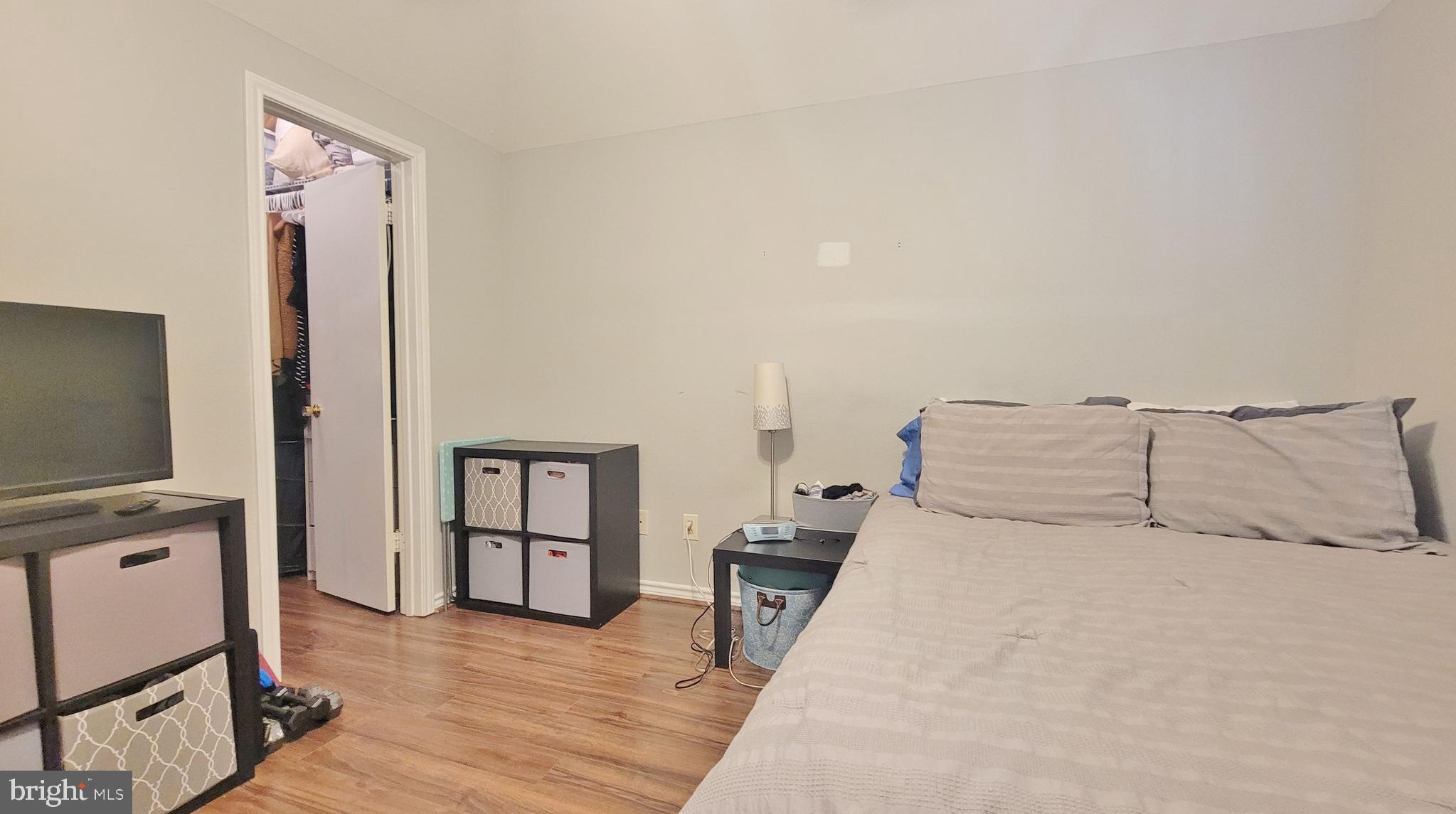 PENDERBROOK SQUARE CONDOMINIUMS - Residential