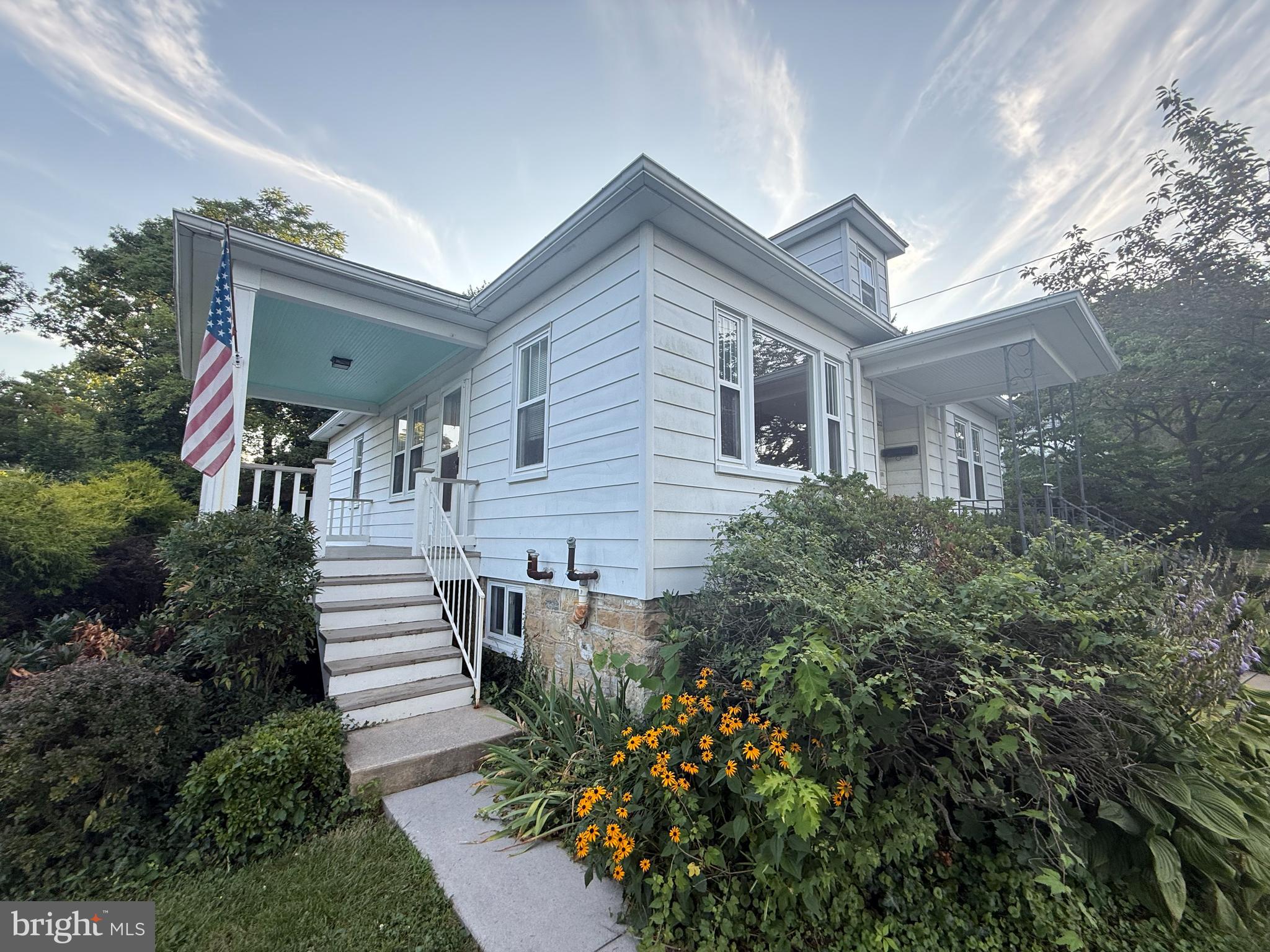 Amazing opportunity for a beautiful in town location. Walk to downtown, tennis courts, Jefferson Memorial Park, pool, playground. Hardwood floors, open floor plan. Huge finished lower level. Private back yard and large detached garage. This will not last long.