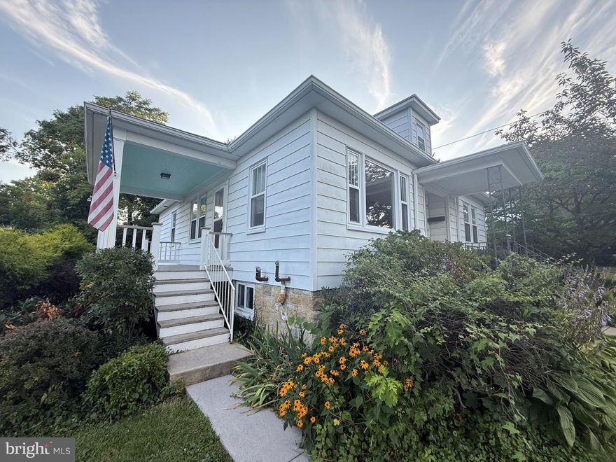 Amazing opportunity for a beautiful in town location.  Walk to downtown, tennis courts, Jefferson Memorial Park, pool, playground.  Hardwood floors, open floor plan.  Huge finished lower level.  Private back yard and large detached garage.  This will not last long.