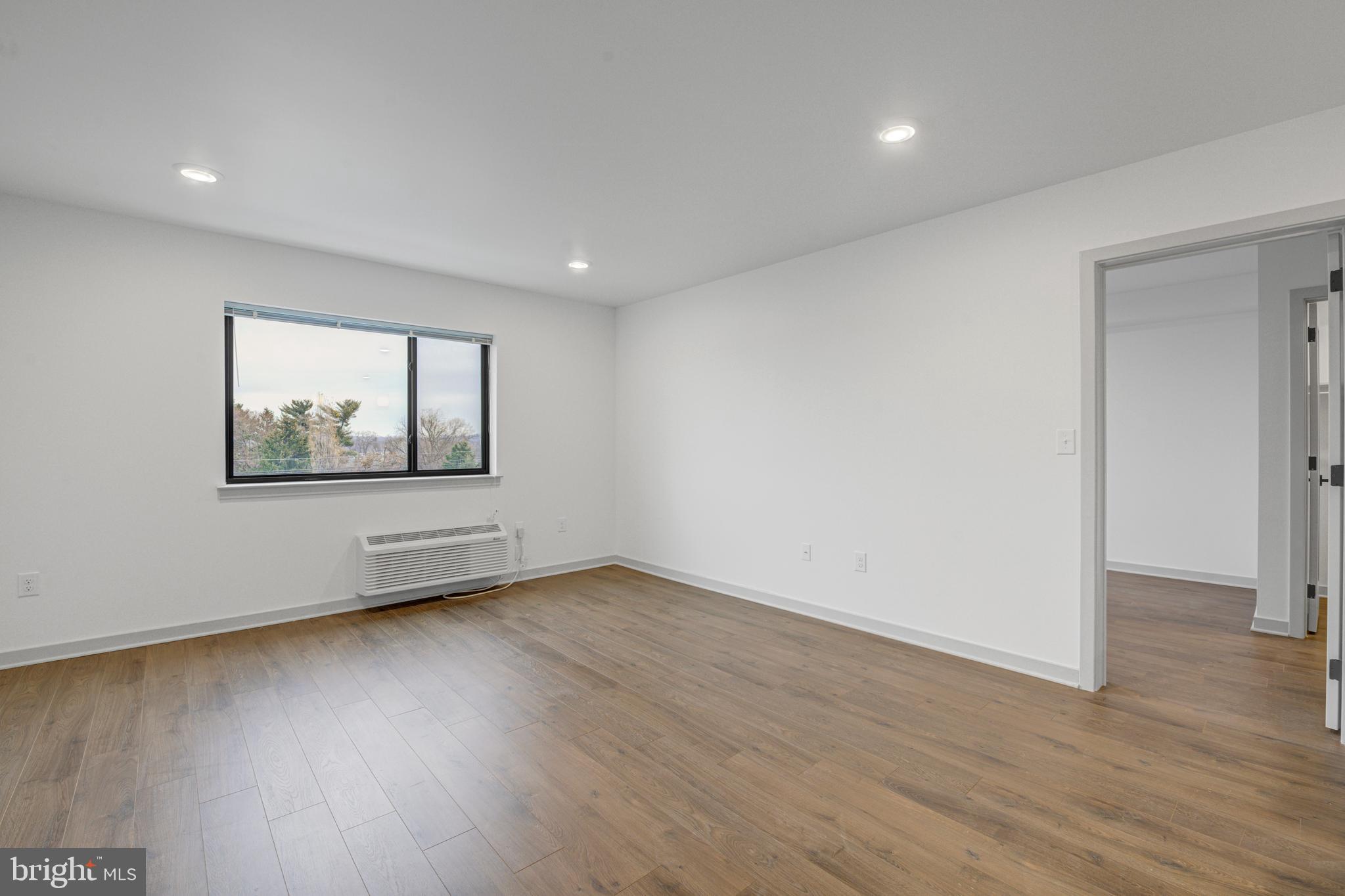 ROXBOROUGH - Residential Lease